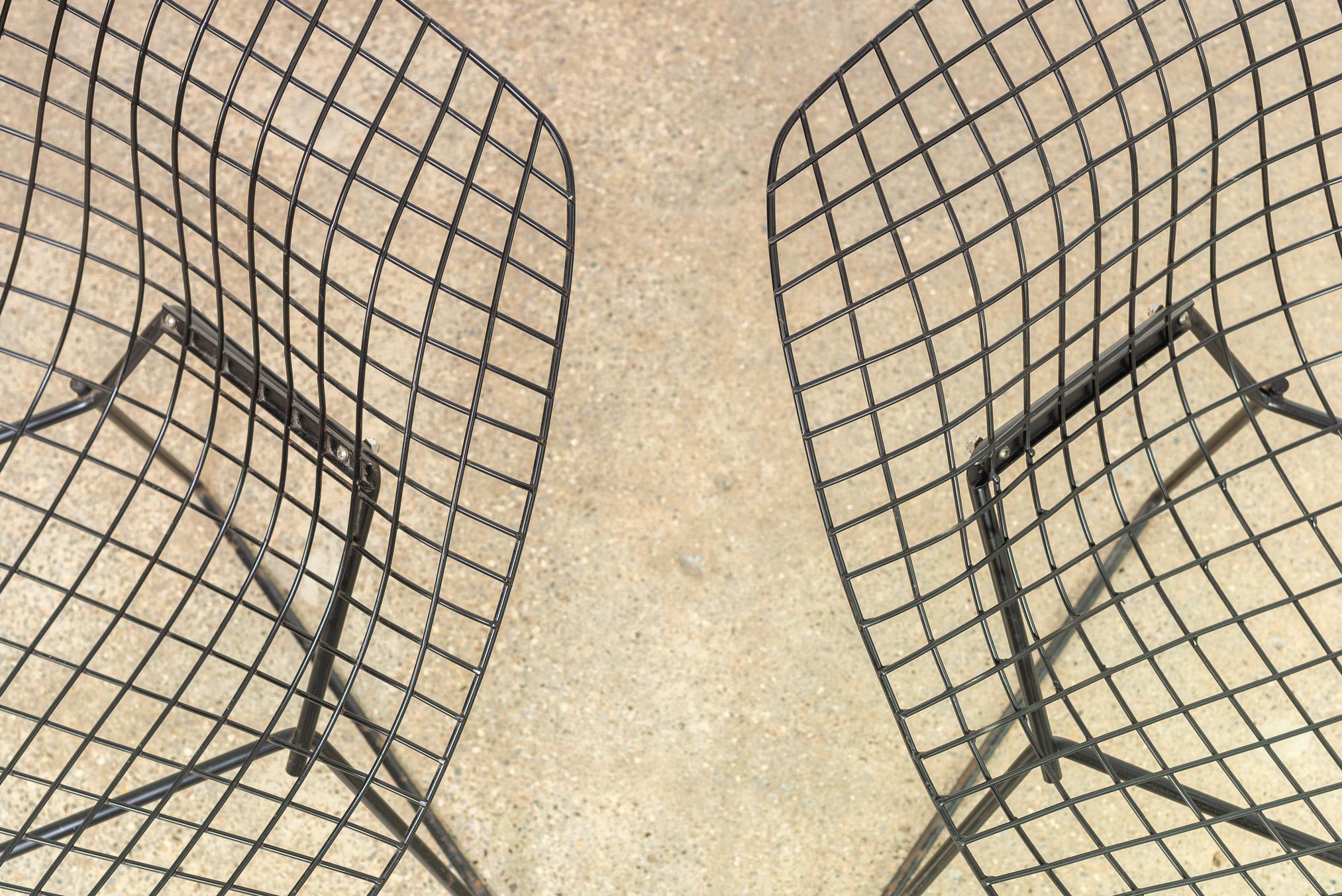 Pair of Vintage Midcentury Harry Bertoia for Knoll Black Diamond Wire Chairs For Sale 2