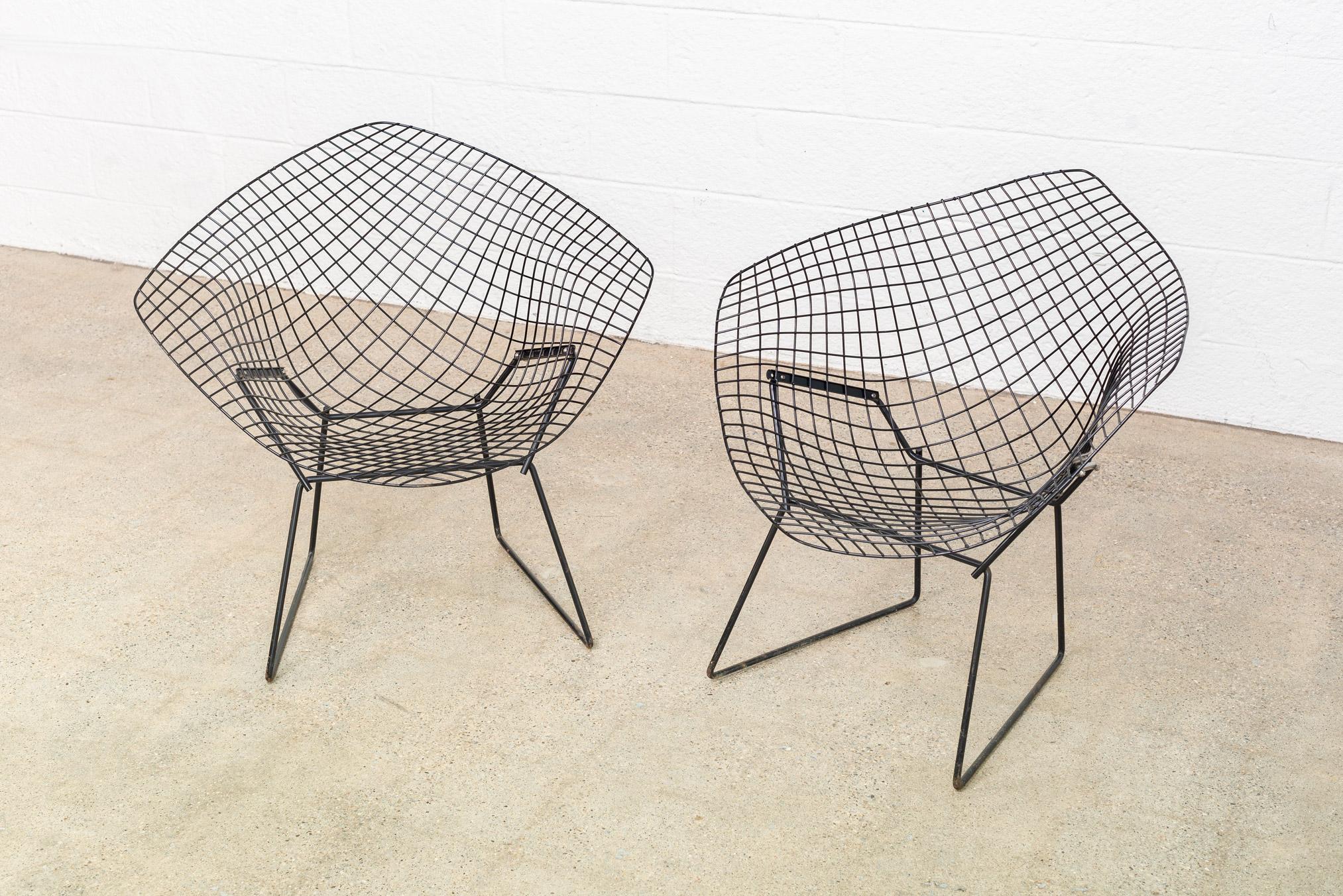 American Pair of Vintage Midcentury Harry Bertoia for Knoll Black Diamond Wire Chairs For Sale