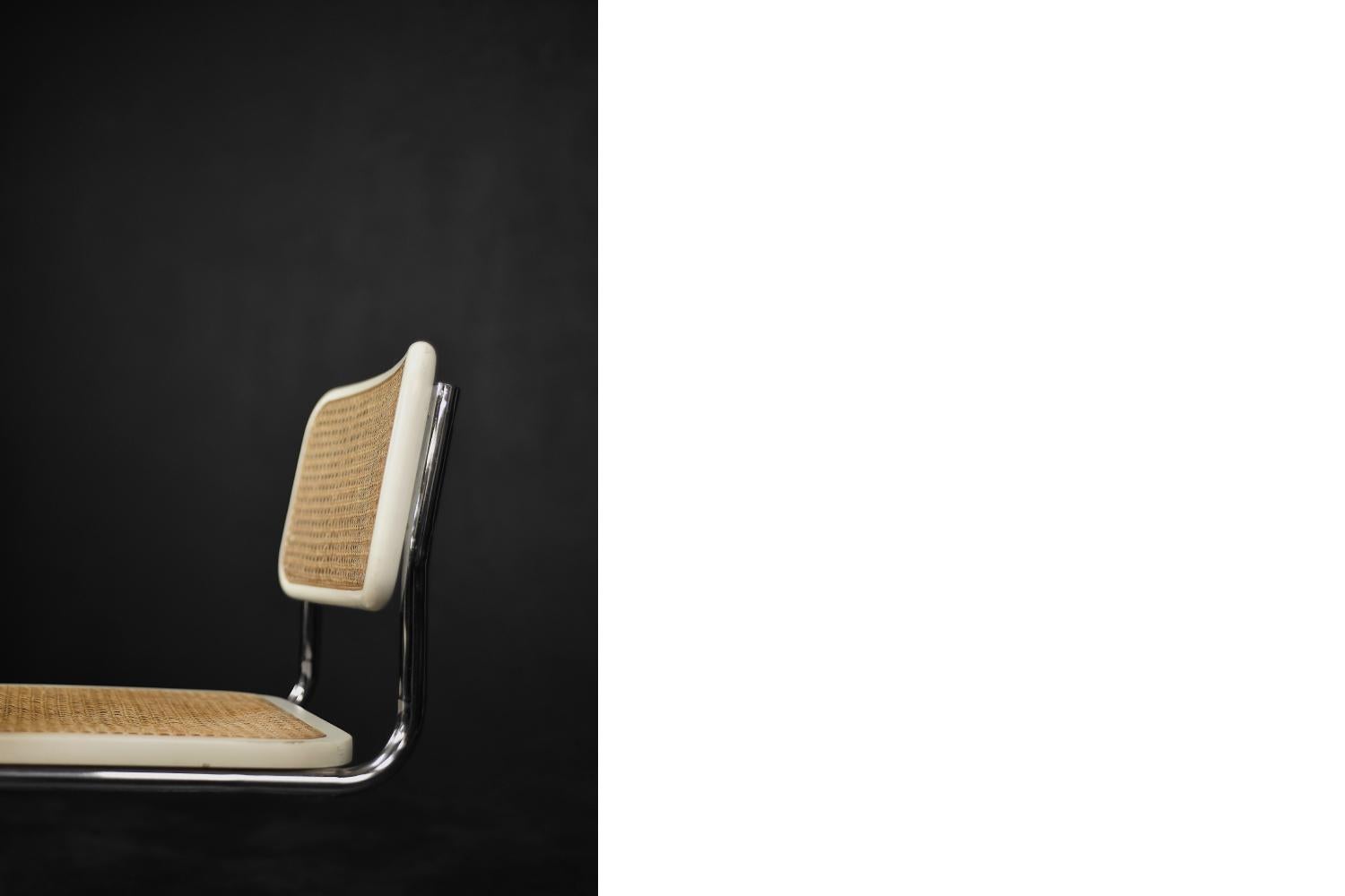 Paire de chaises italiennes modernes du milieu du siècle dernier en bois blanc et osier français Bon état - En vente à Warszawa, Mazowieckie