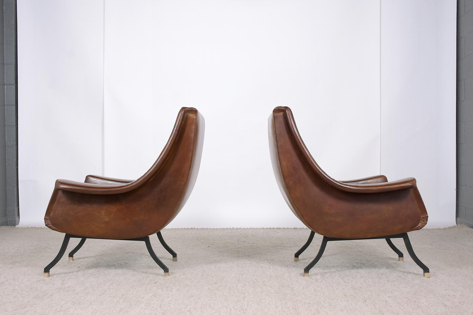 Pair of Vintage Mid-Century Modern Leather Lounge Chairs 7