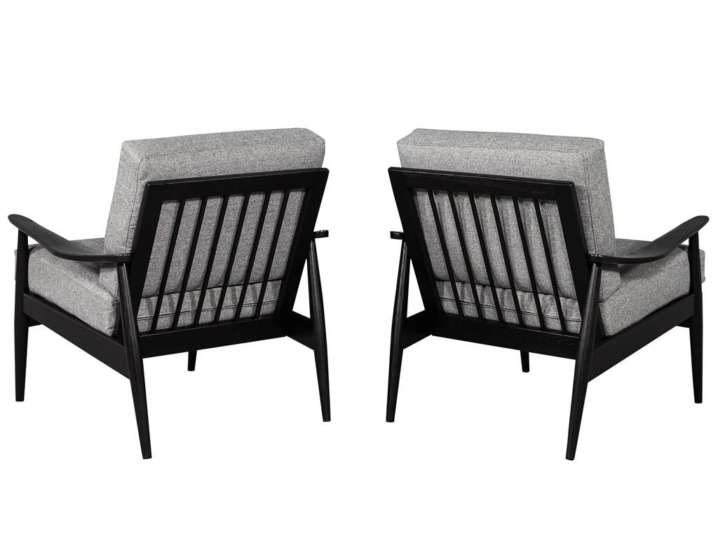 Late 20th Century Pair of Vintage Mid-Century Modern Lounge Chairs