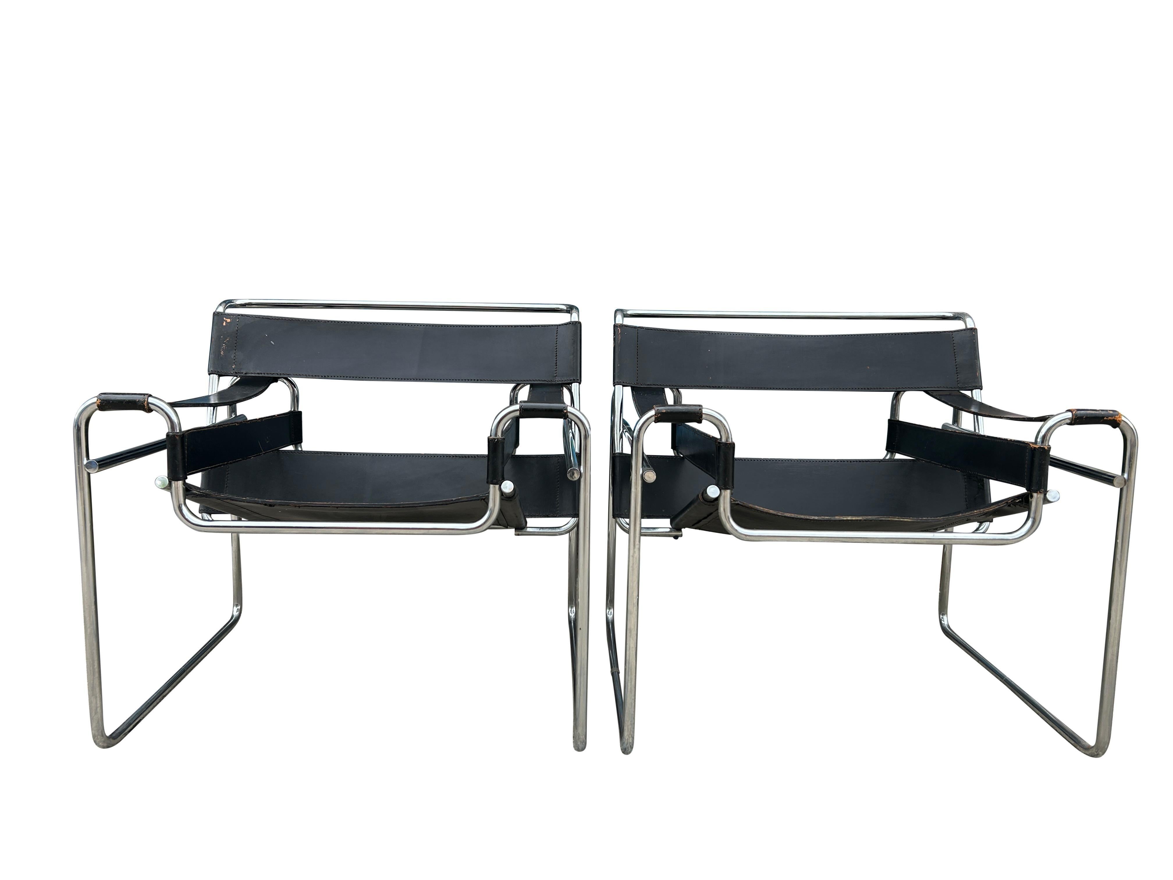 Steel Pair of Vintage Mid-Century Modern Black Leather Wassily Lounge Chairs for Knoll For Sale