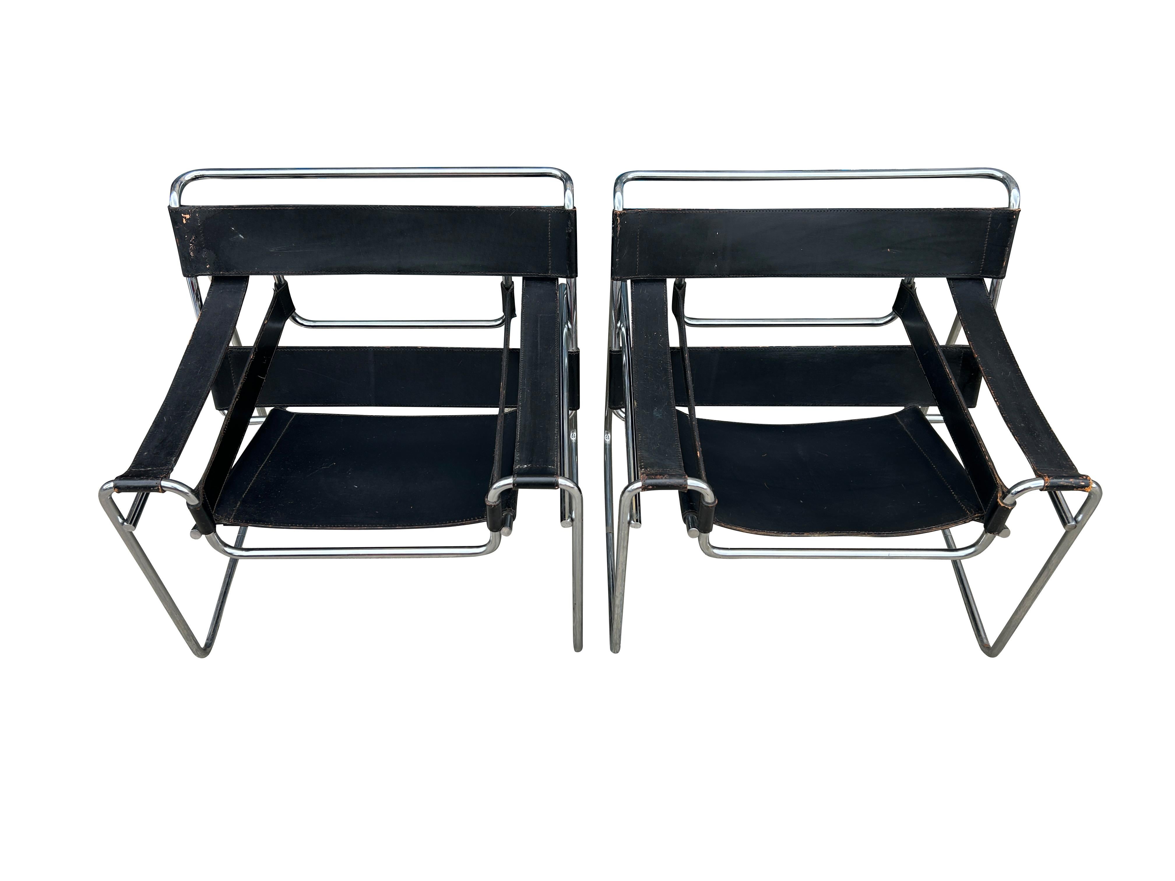 Pair of Vintage Mid-Century Modern Black Leather Wassily Lounge Chairs for Knoll For Sale 2