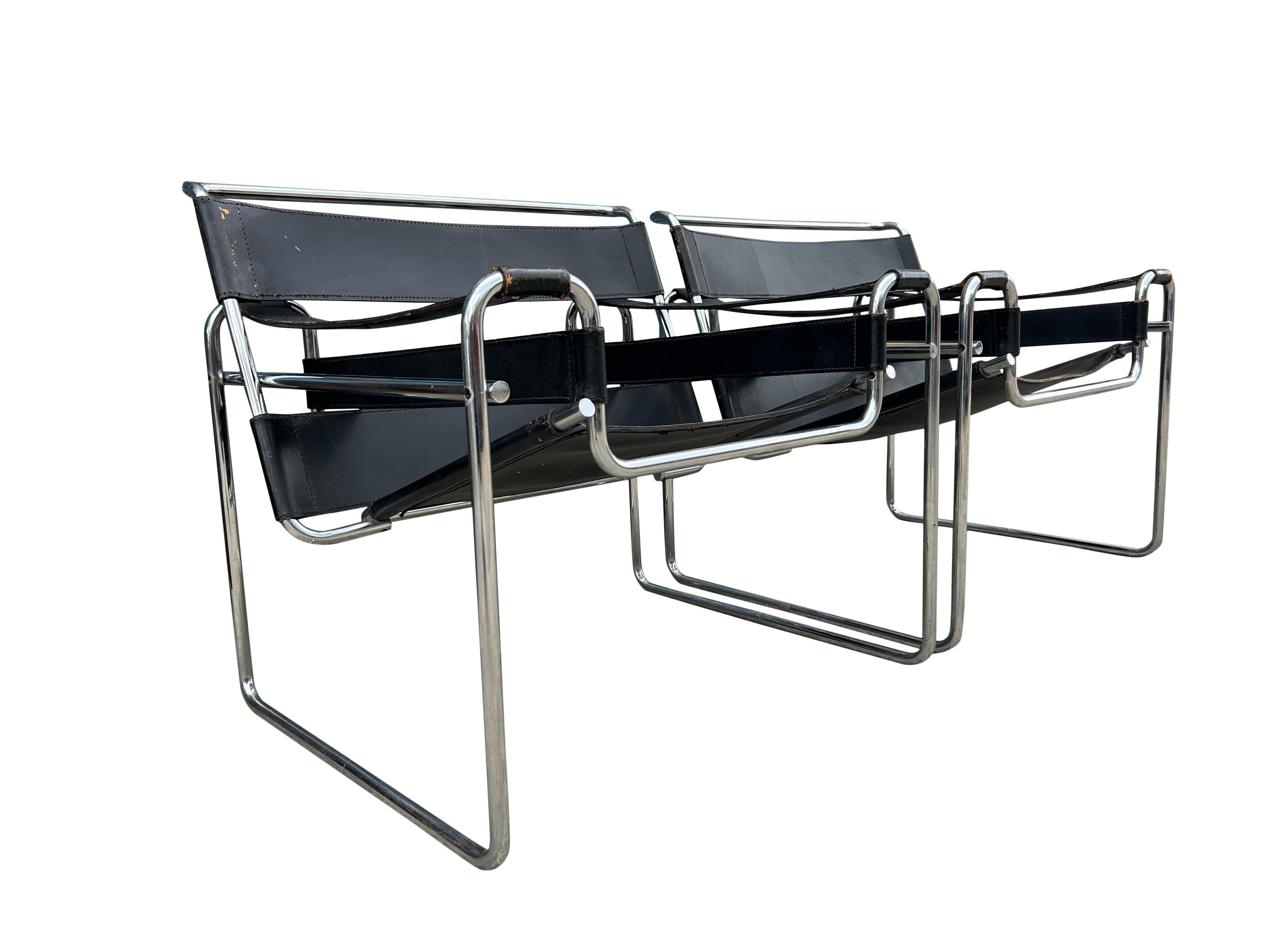 Pair of Vintage Mid-Century Modern Black Leather Wassily Lounge Chairs for Knoll For Sale 2