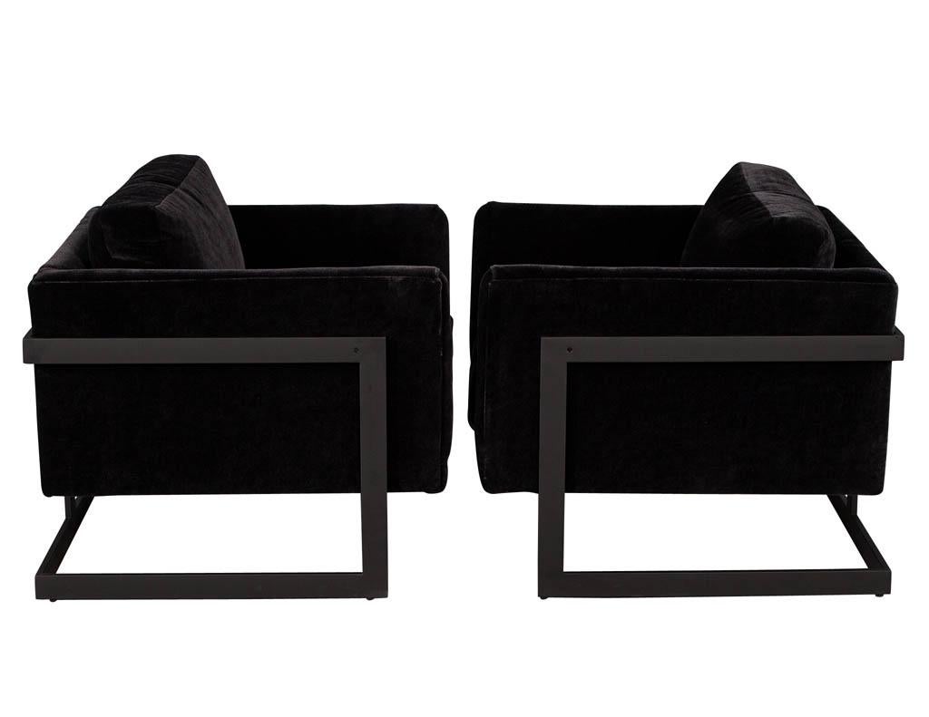 black modern lounge chair