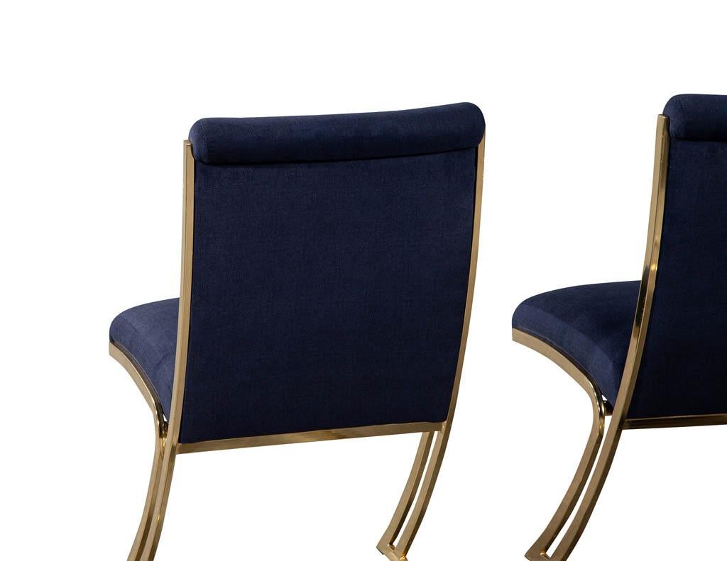 Paire de chaises de salle à manger vintage en laiton de style mi-siècle moderne en vente 5