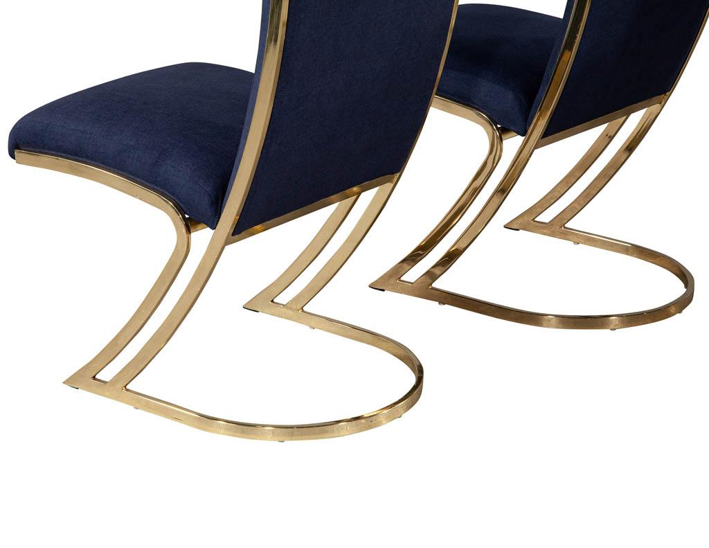 Paire de chaises de salle à manger vintage en laiton de style mi-siècle moderne en vente 3