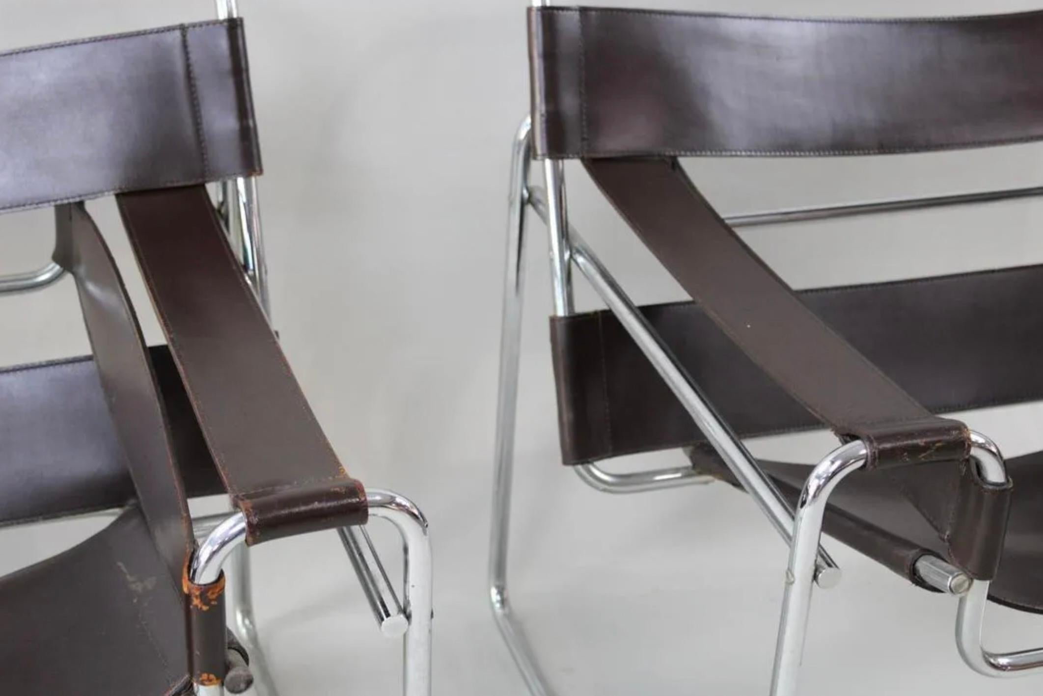 Pair of Vintage Mid-Century Modern Brown Leather Wassily lounge Chairs for Knoll In Good Condition For Sale In BROOKLYN, NY