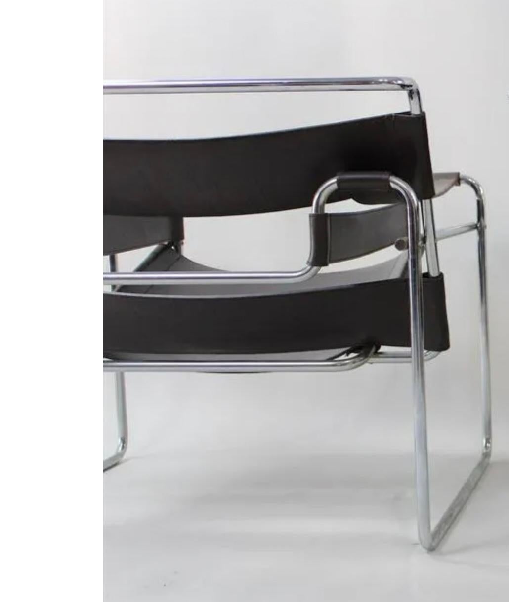 Pareja de sillones de salón Wassily vintage modernos de mediados de siglo en cuero marrón para Knoll en Bueno estado para la venta en Brooklyn, NY