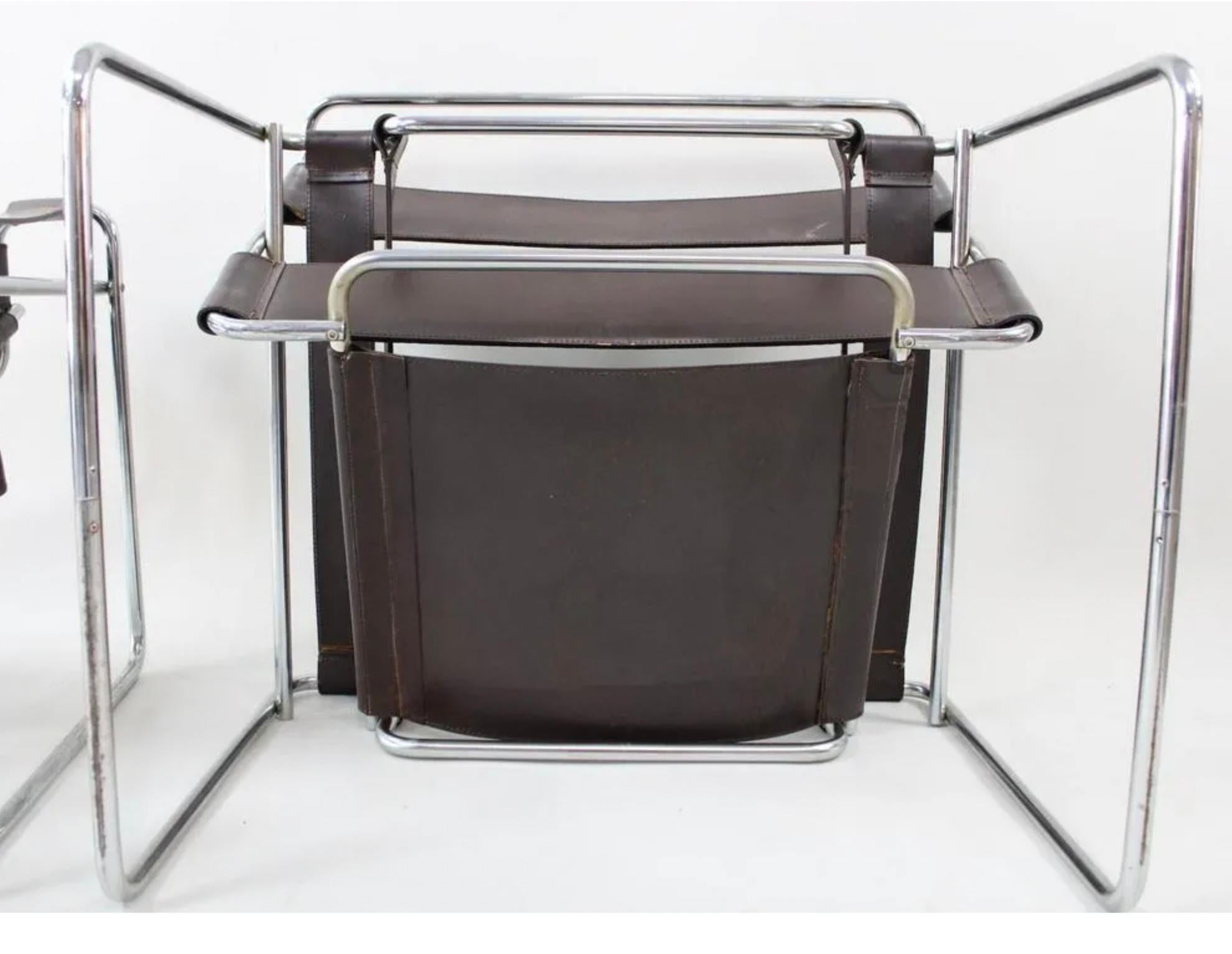 Pair of Vintage Mid-Century Modern Brown Leather Wassily lounge Chairs for Knoll For Sale 1