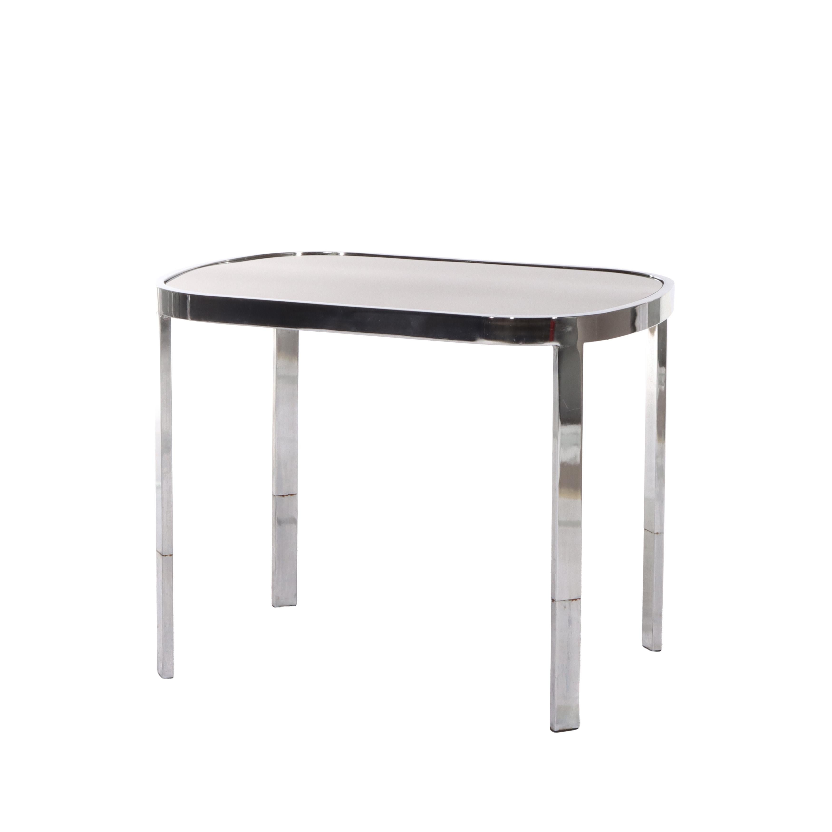 Paar Vintage Mid Century Modern Chrom & Ebonized Glasplatte Tische C1960 (Moderne der Mitte des Jahrhunderts) im Angebot