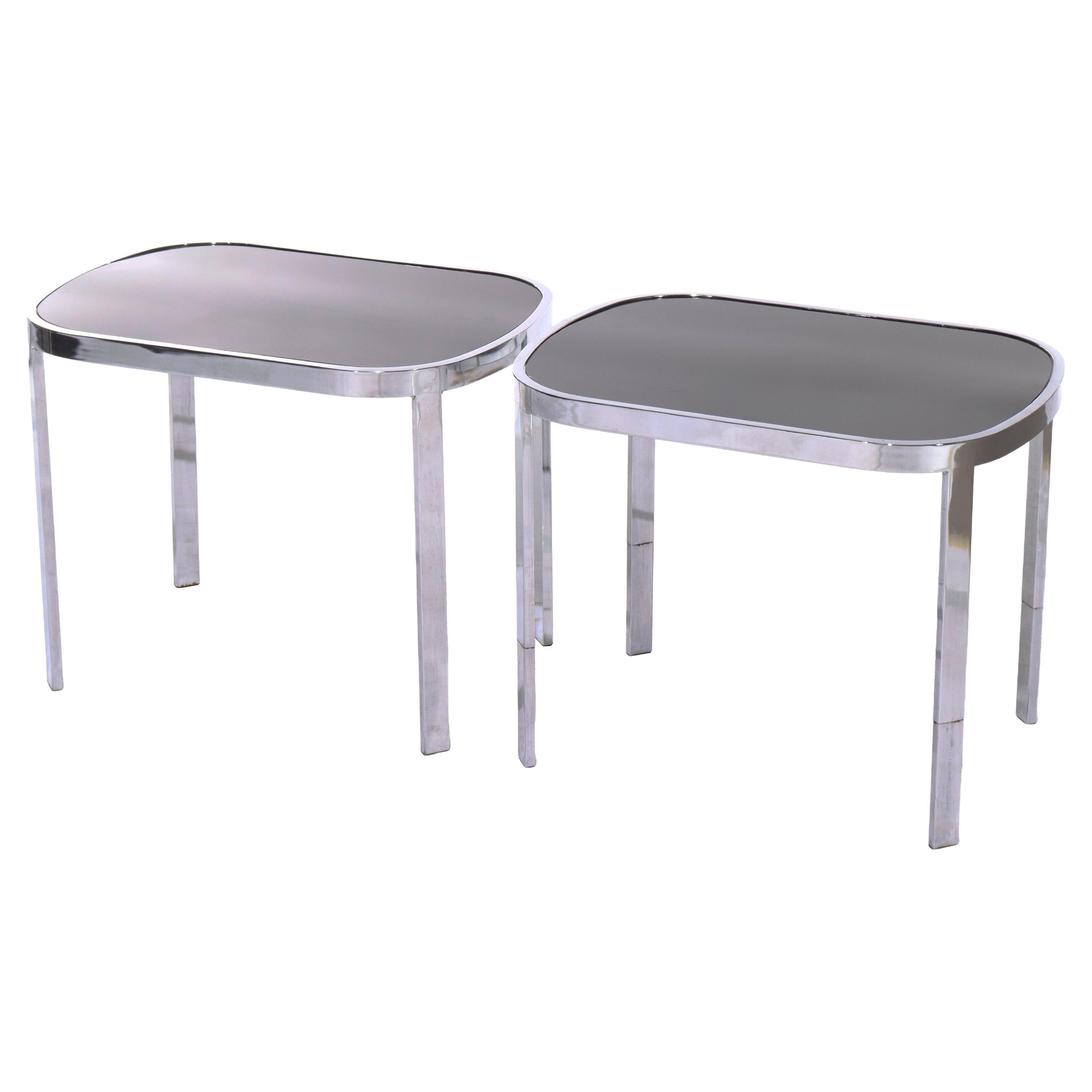 Paar Vintage Mid Century Modern Chrom & Ebonized Glasplatte Tische C1960 im Angebot