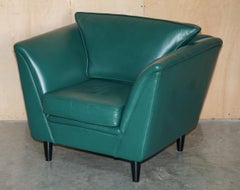 PAIR OF ViNTAGE MID CENTURY MODERN DESIGNER GREEN LEATHER CONTEMPORARY ARMCHAIRS