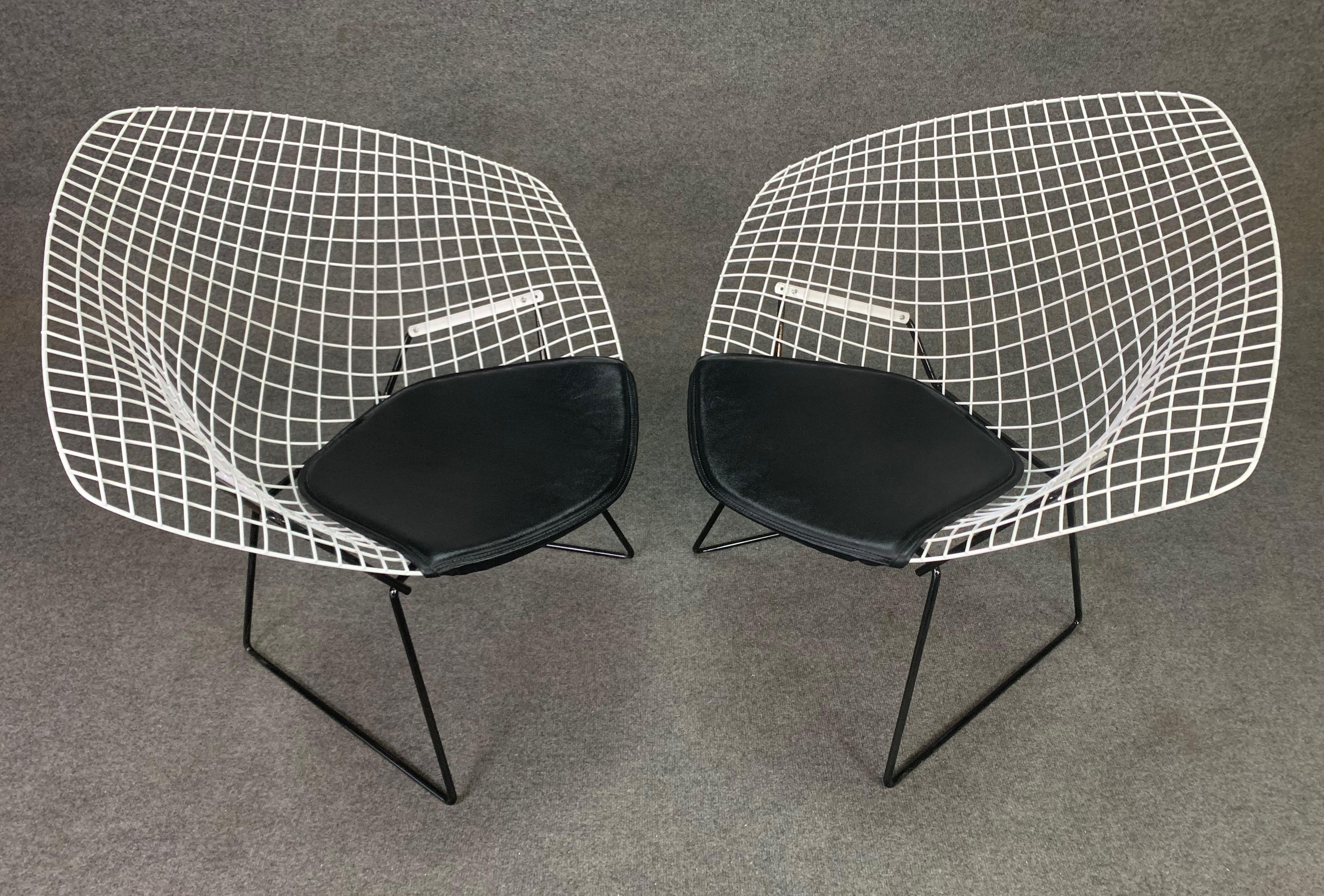 Mid-20th Century Pair of Vintage Mid-Century Modern Diamond Chairs by Harry Bertoia for Knoll
