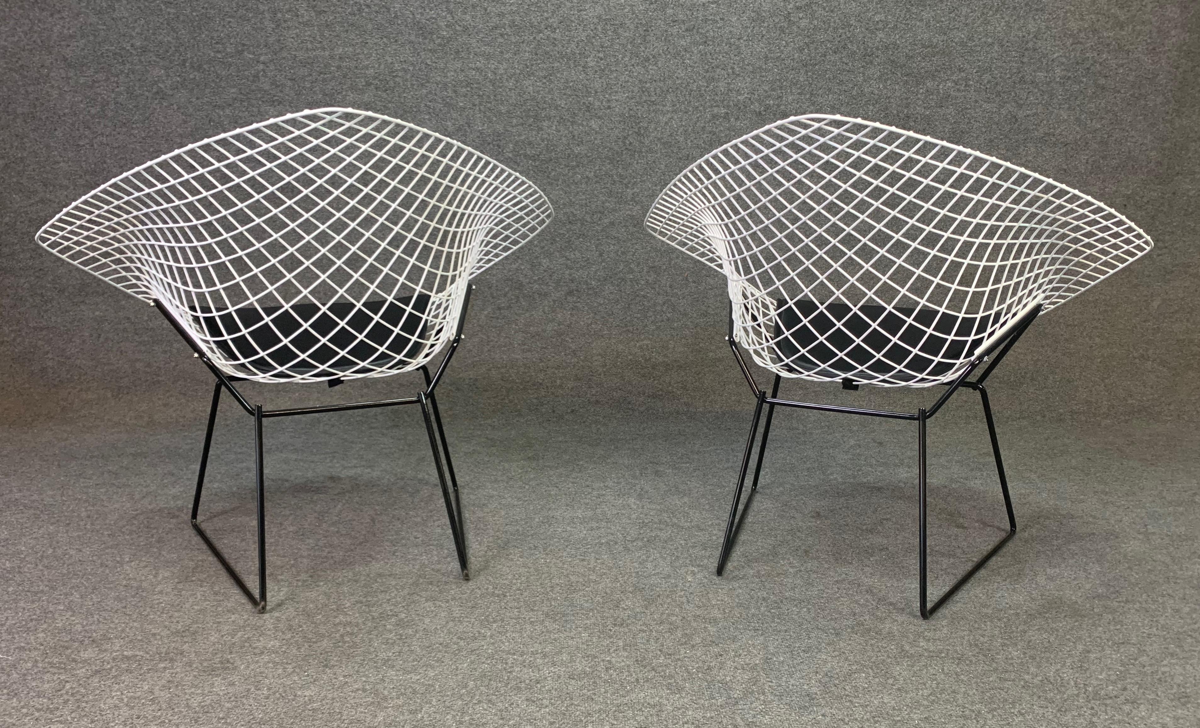 Pair of Vintage Mid-Century Modern Diamond Chairs by Harry Bertoia for Knoll 1