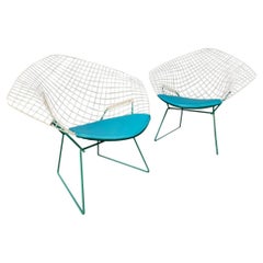 Pair of Vintage Mid Century Modern "Diamond" Chairs by Harry Bertoia for Knoll