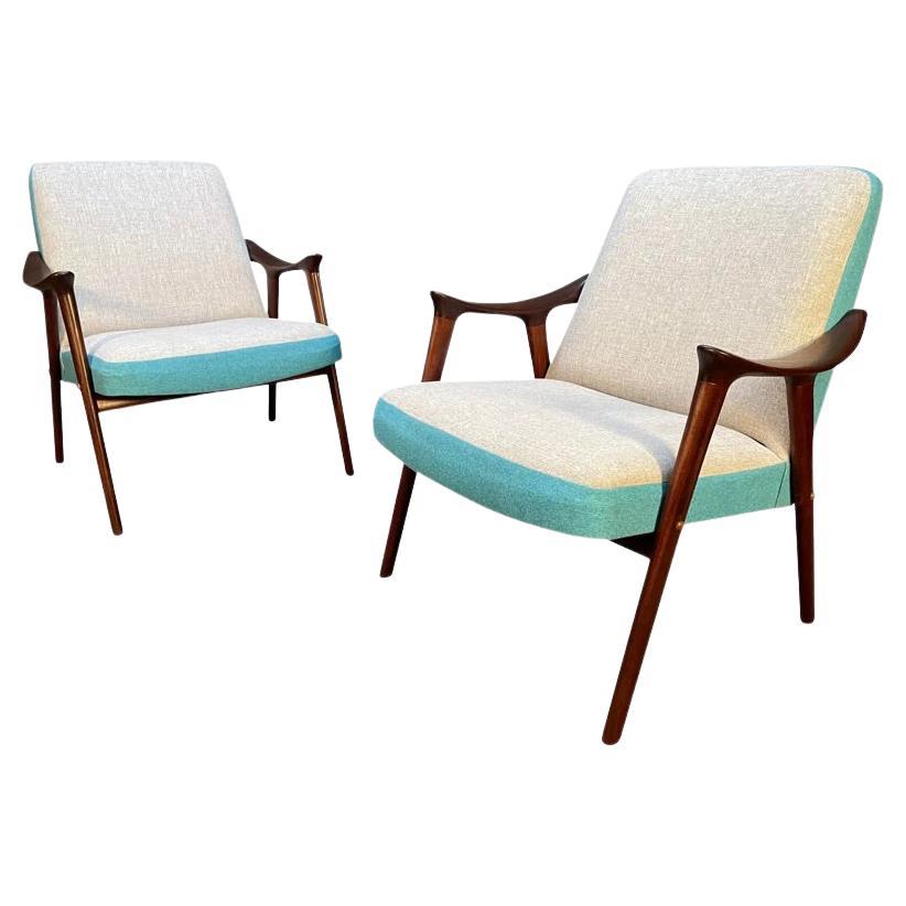 Pair of Vintage Mid-Century Modern "Klarinett" Lounge Chairs by Møre Lenestol For Sale