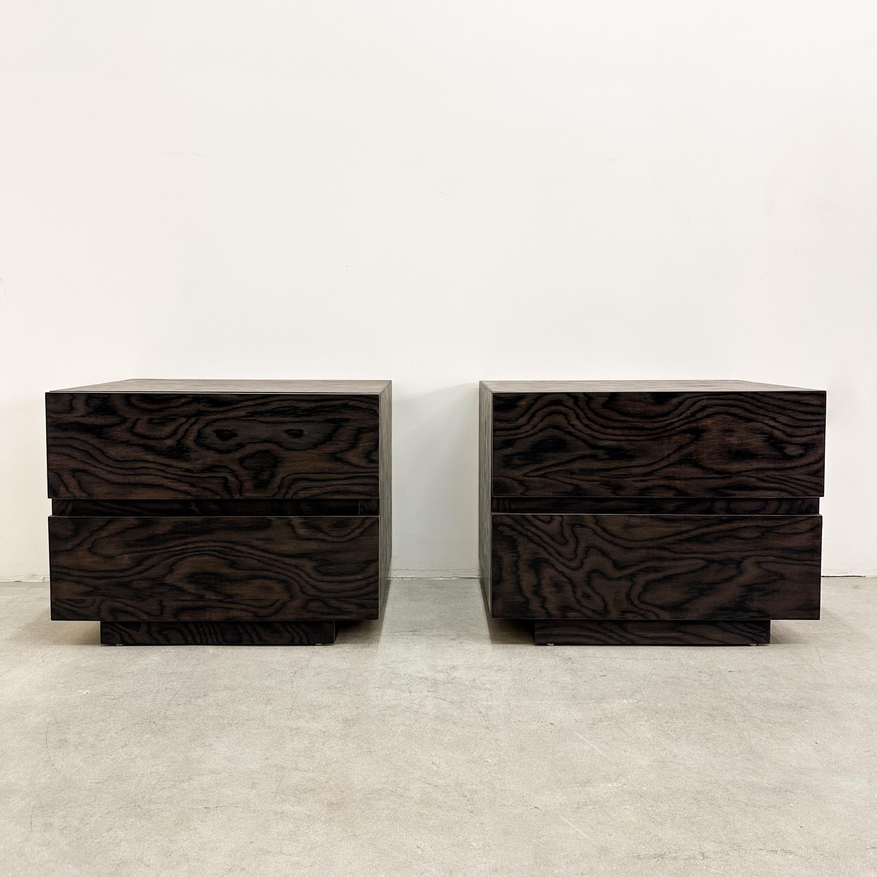 Unknown Pair of Vintage Mid-Century Modern Nightstands – Dark Brown Wood Grain 1970s For Sale