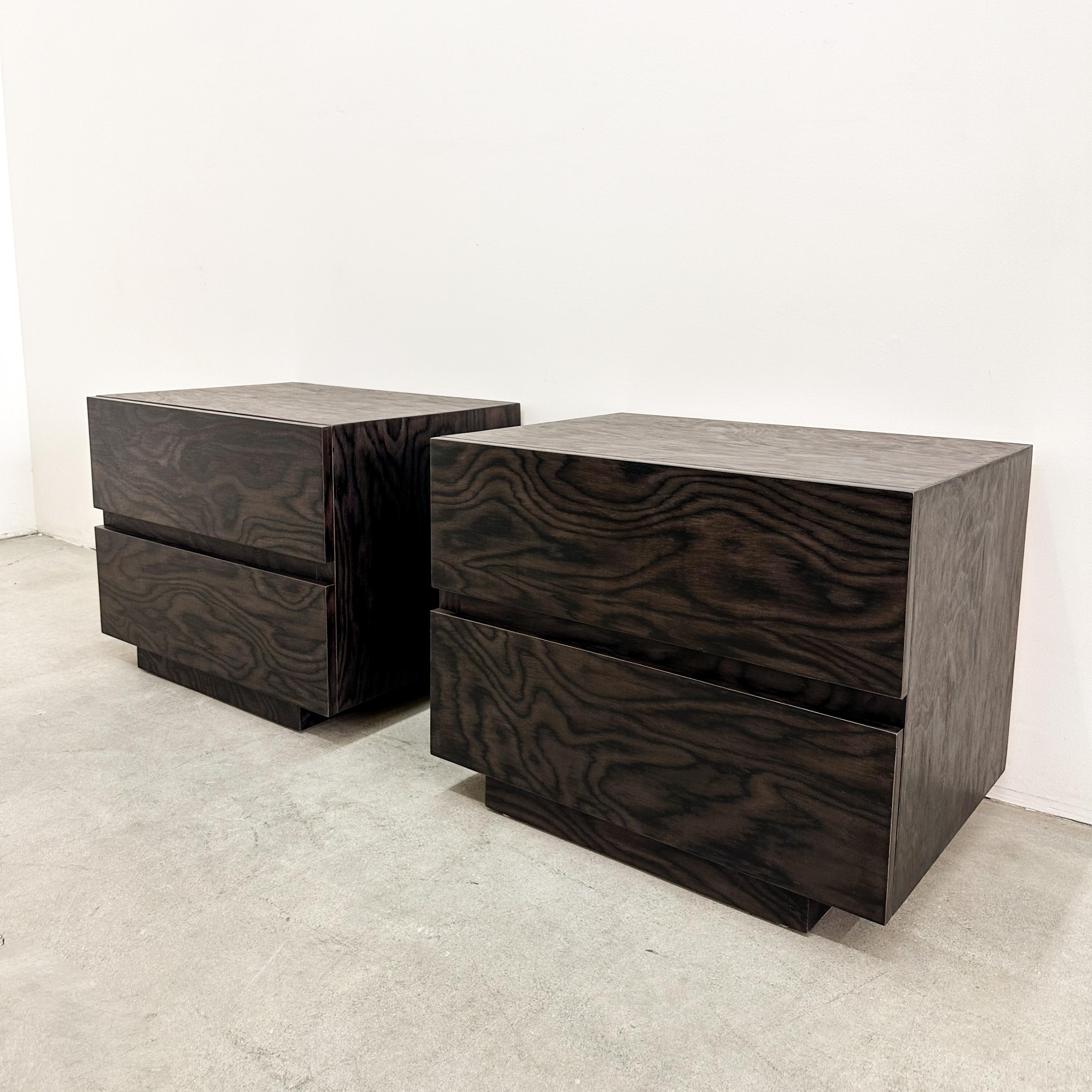 Pair of Vintage Mid-Century Modern Nightstands – Dark Brown Wood Grain 1970s For Sale 3