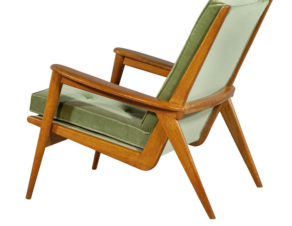Late 20th Century Pair of Vintage Mid-Century Modern Parlor Armchairs For Sale