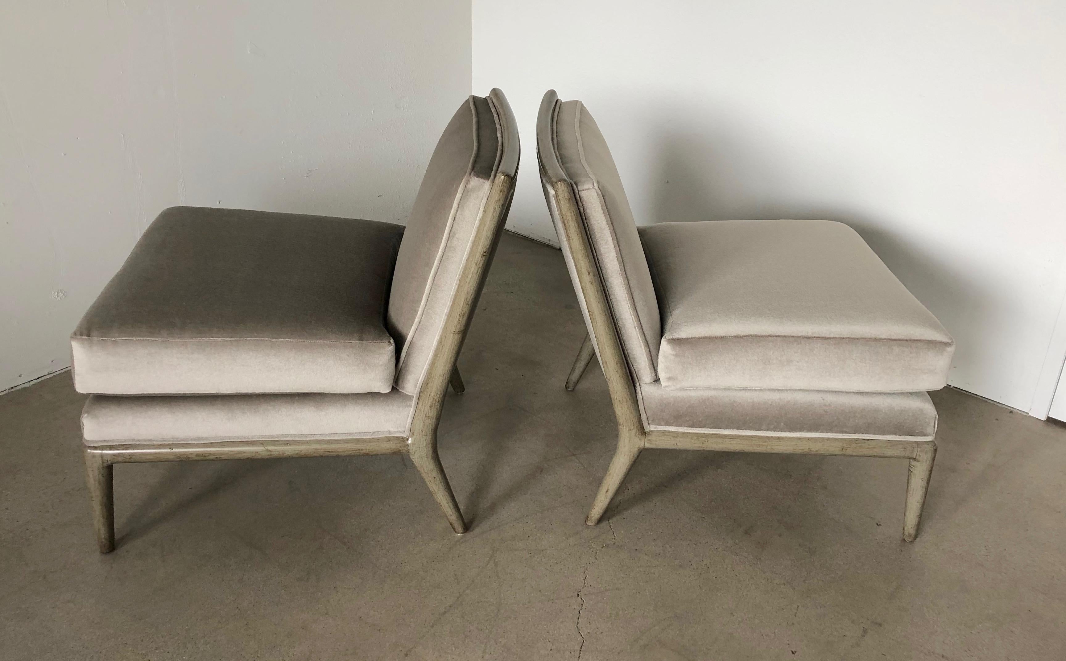 Pair of Vintage Mid-Century Modern Platinum Silver Gray Mohair Slipper Chairs For Sale 9