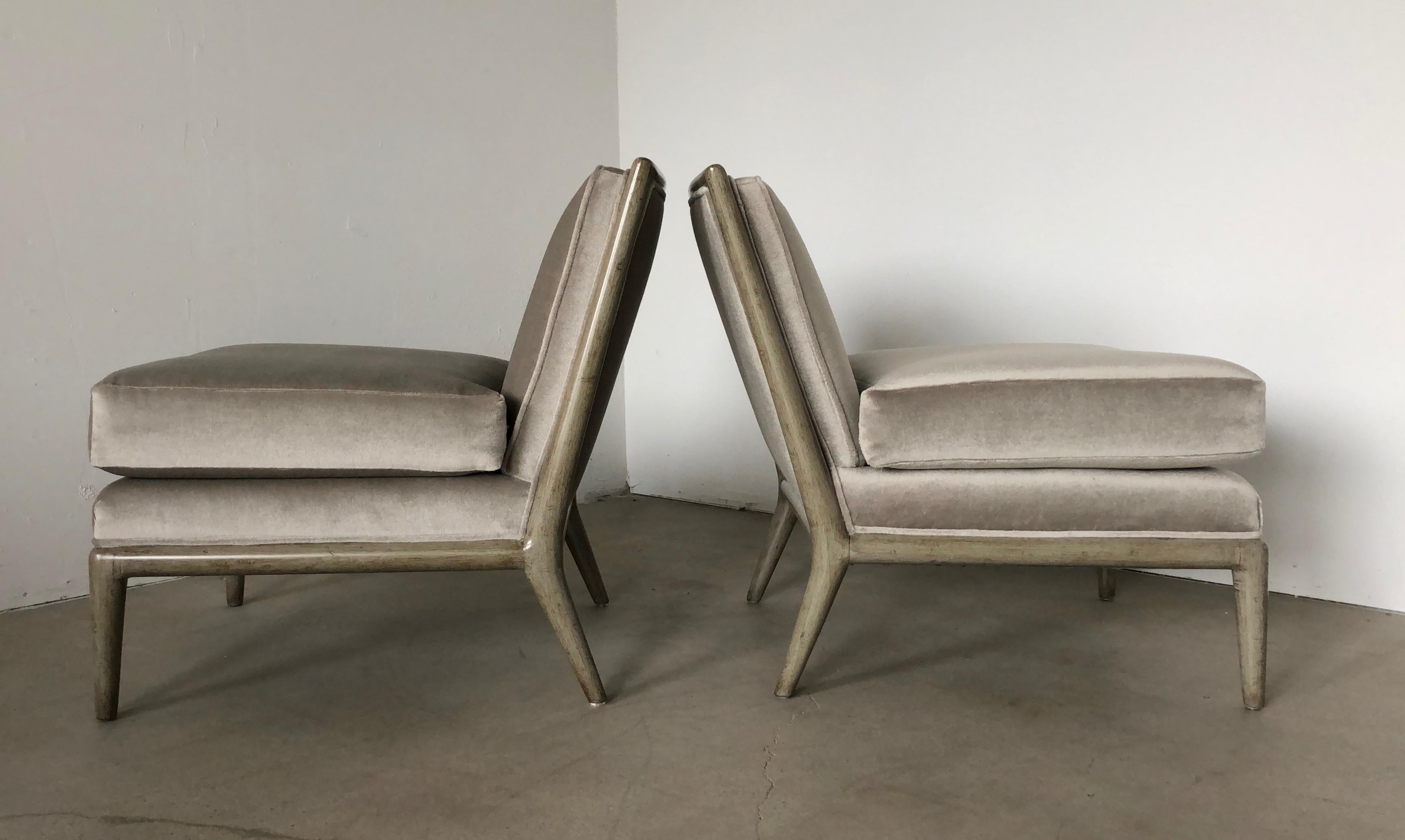 Pair of Vintage Mid-Century Modern Platinum Silver Gray Mohair Slipper Chairs For Sale 11