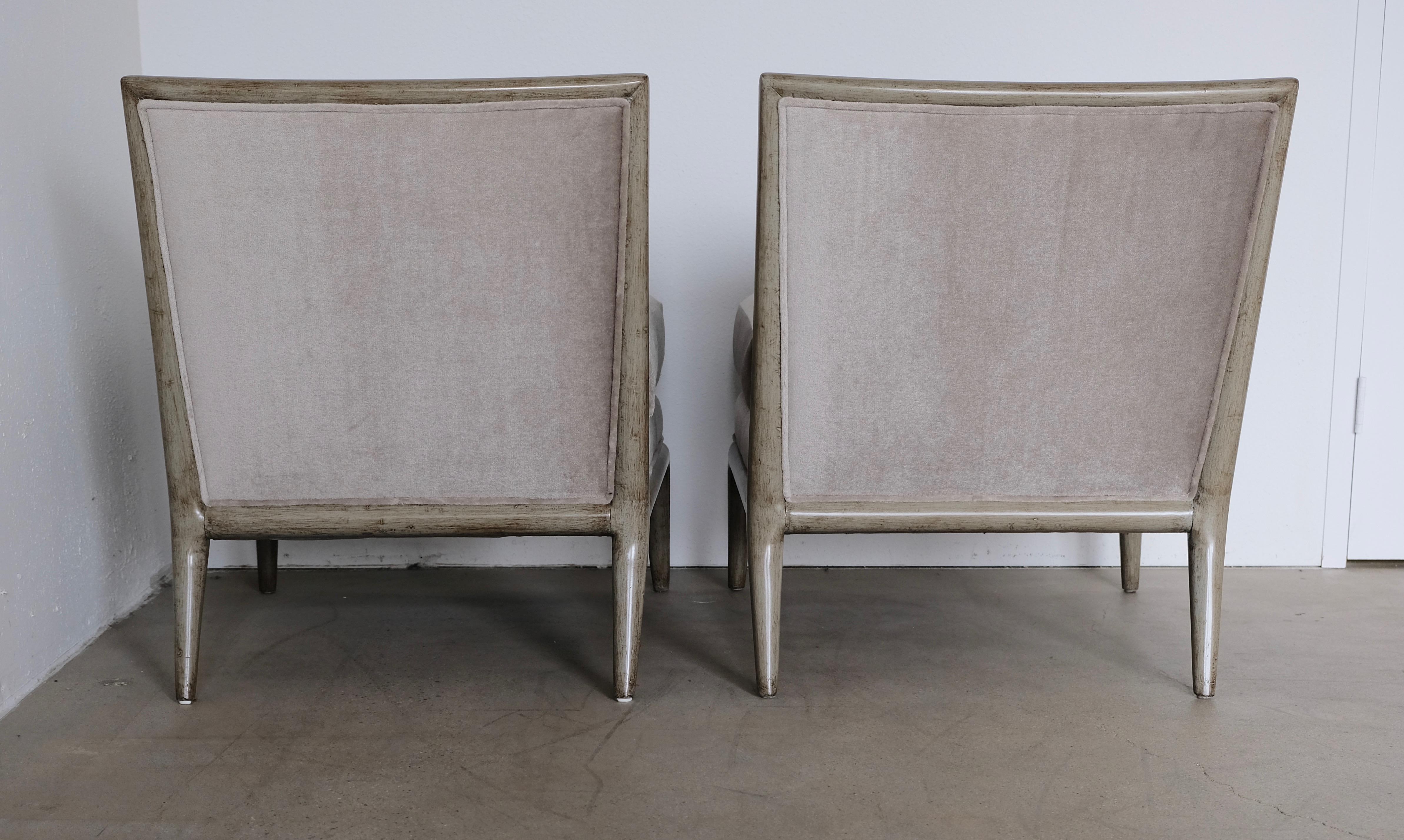 Pair of Vintage Mid-Century Modern Platinum Silver Gray Mohair Slipper Chairs For Sale 2