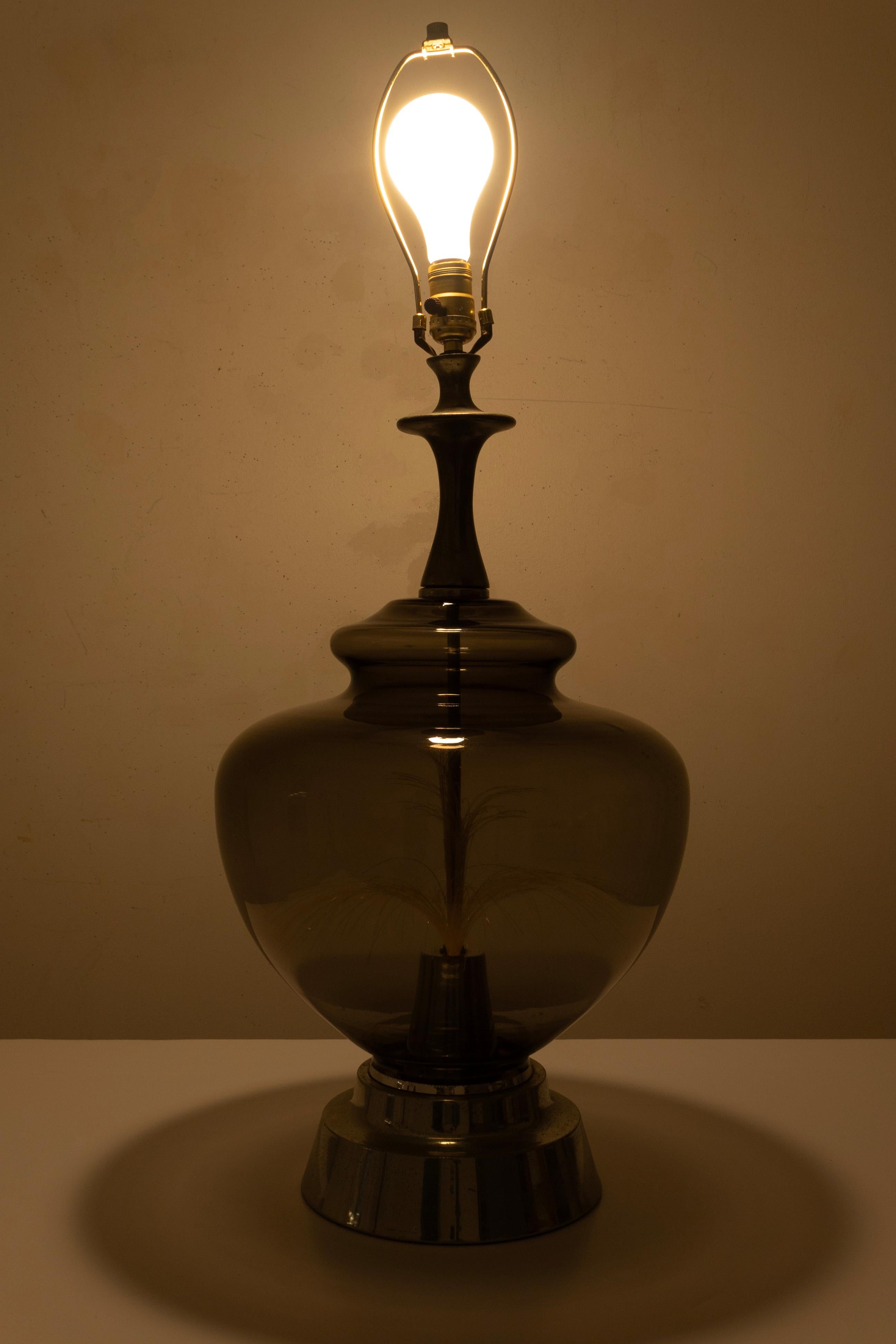 Sconosciuto Coppia di lampade rotonde in fibra ottica fumé e cromo d'epoca della metà del secolo scorso in vendita
