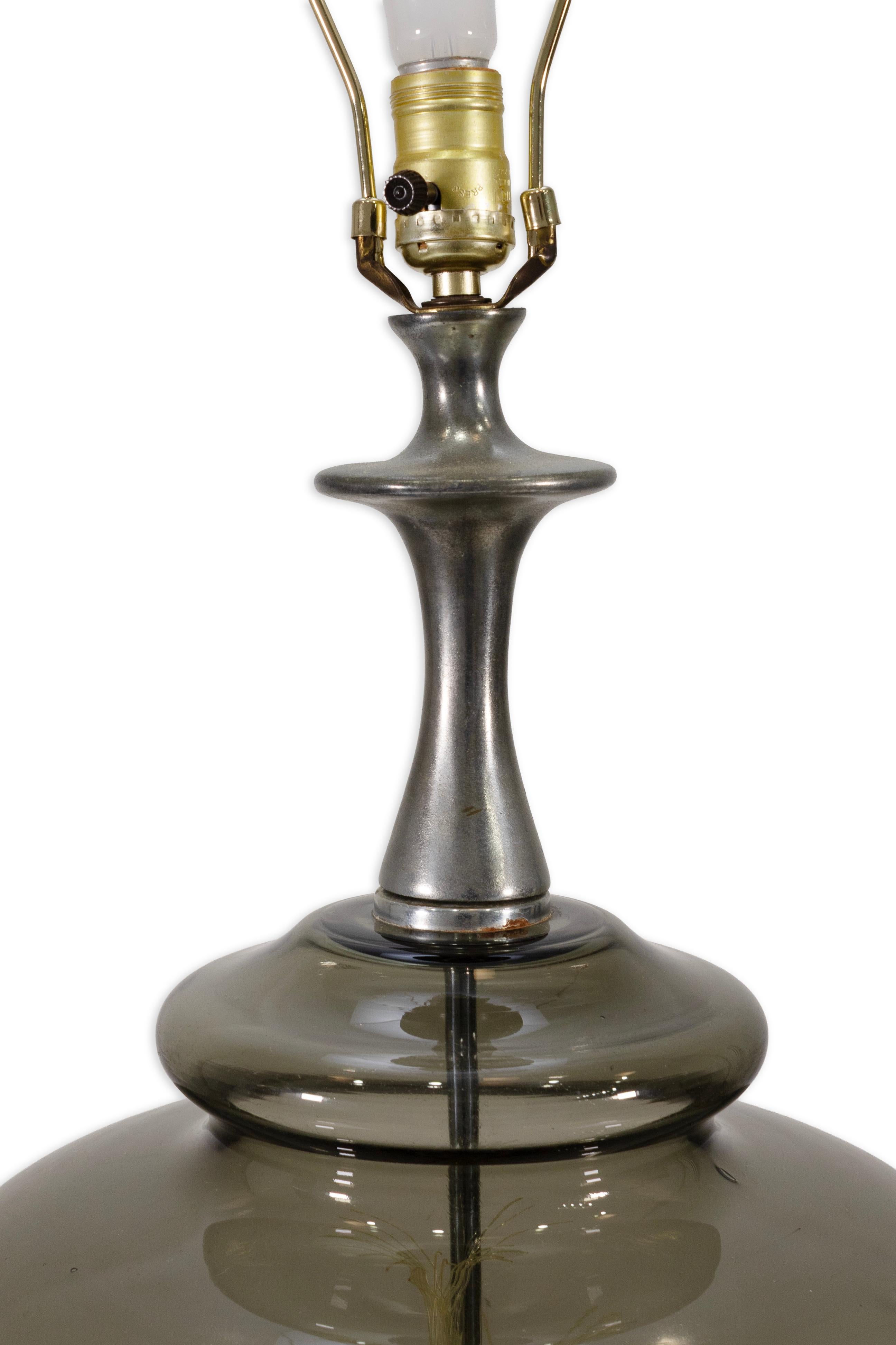 XX secolo Coppia di lampade rotonde in fibra ottica fumé e cromo d'epoca della metà del secolo scorso in vendita