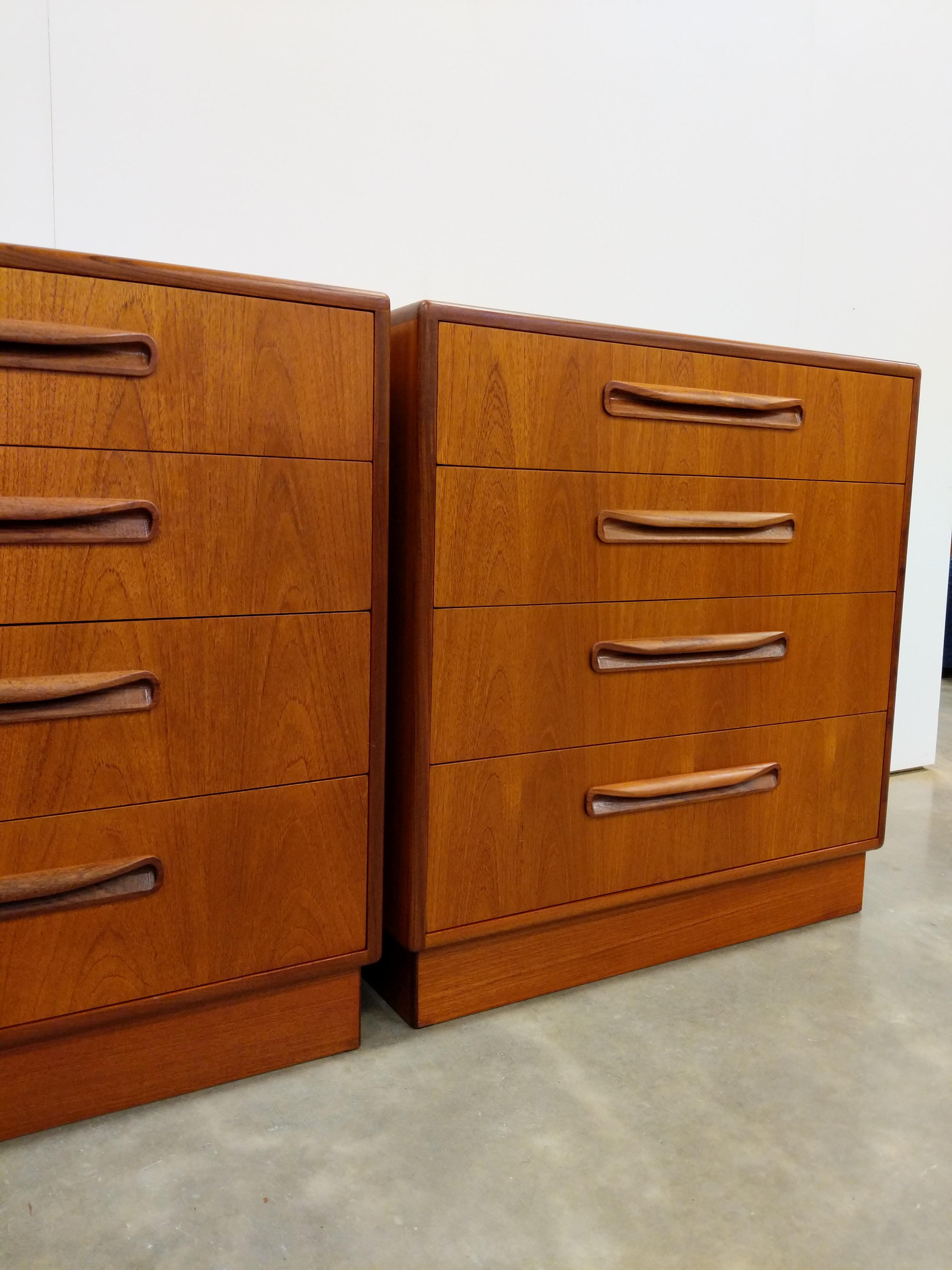 Teck Paire de commodes basses en teck Vintage Mid Century Modern par G-Plan en vente