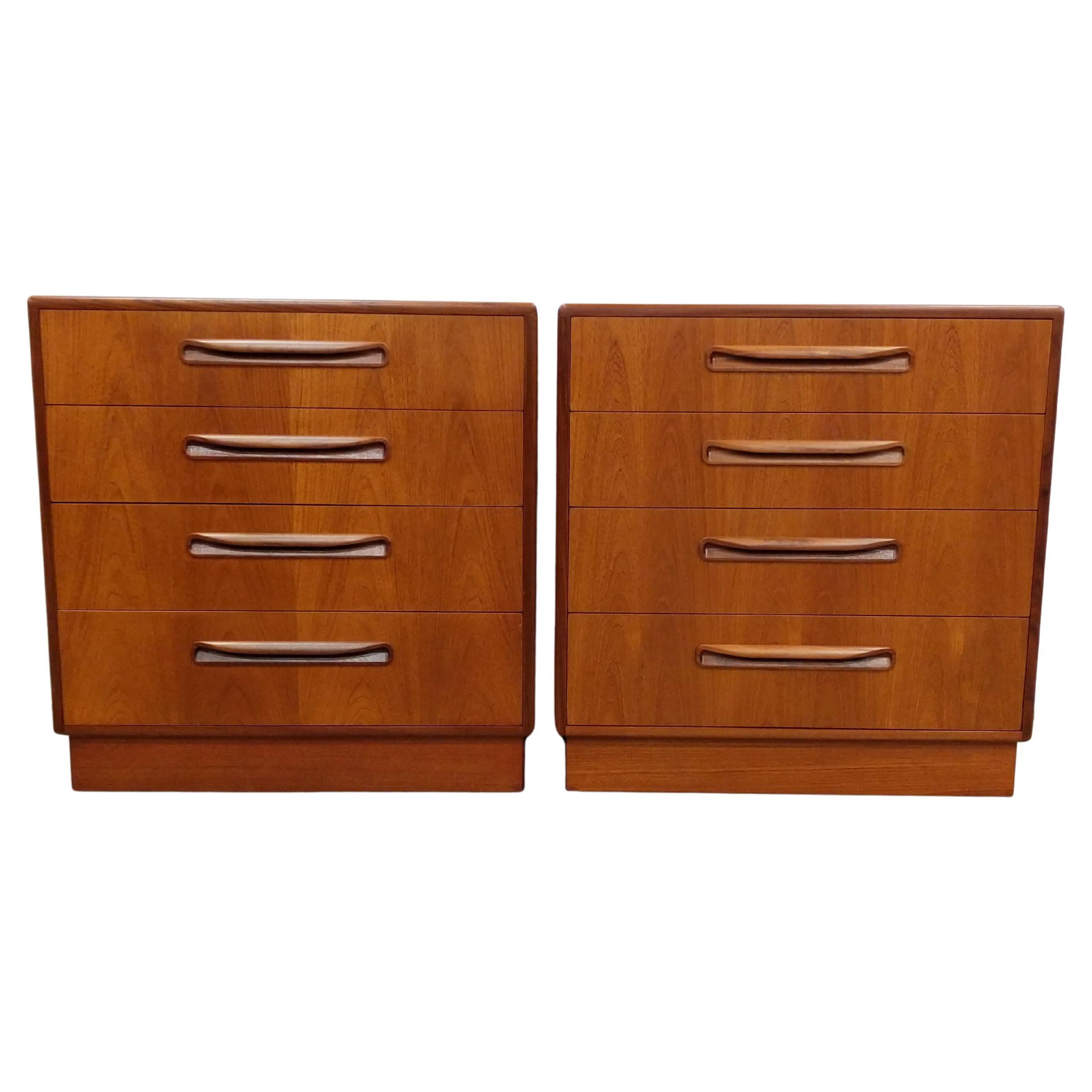 Paire de commodes basses en teck Vintage Mid Century Modern par G-Plan en vente