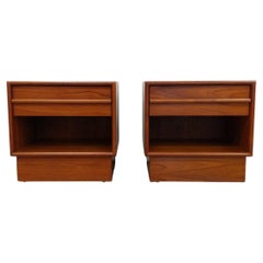 Coppia di comodini vintage in teak del Mid Century Modern di Inter-Continental-Design