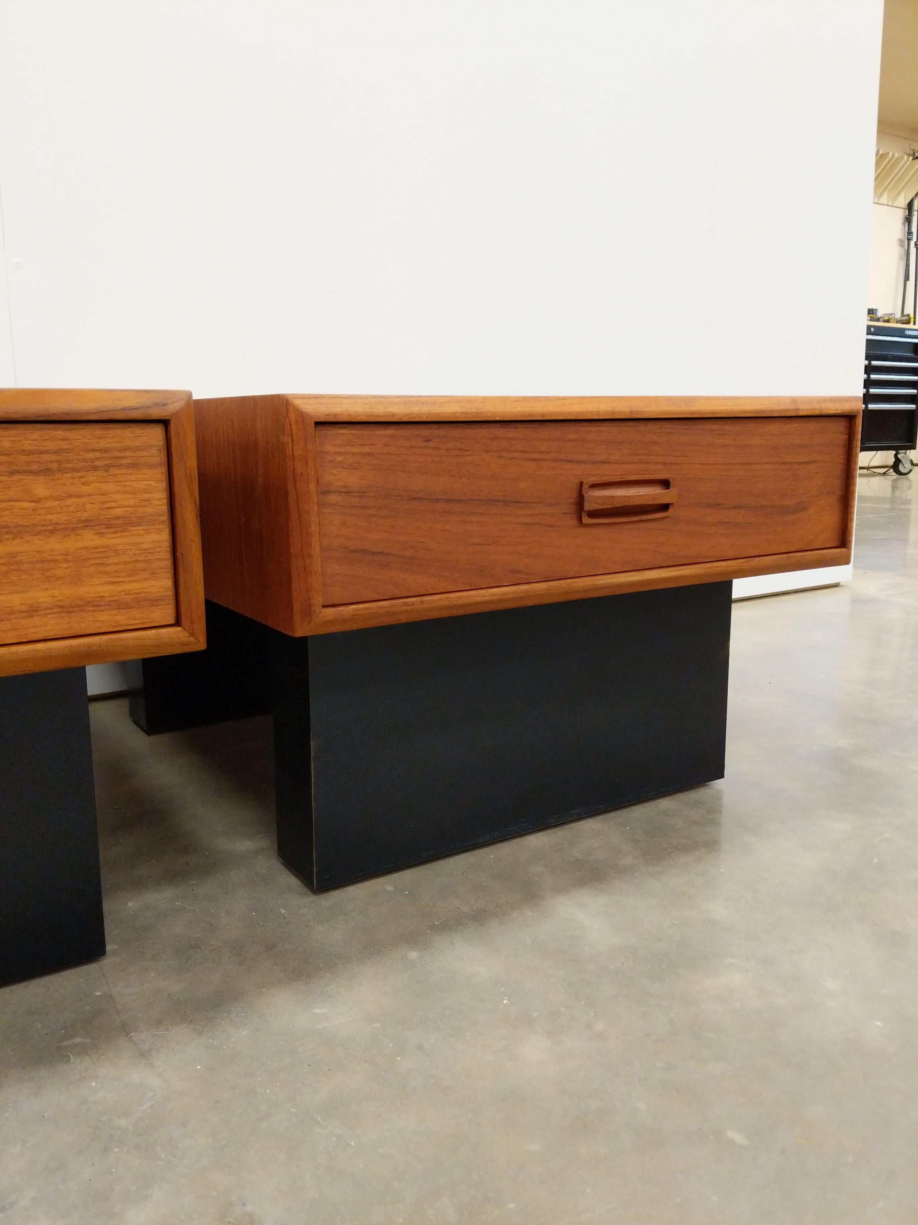 Pair of Vintage Mid Century Modern Teak Side Tables by RS Associates 1