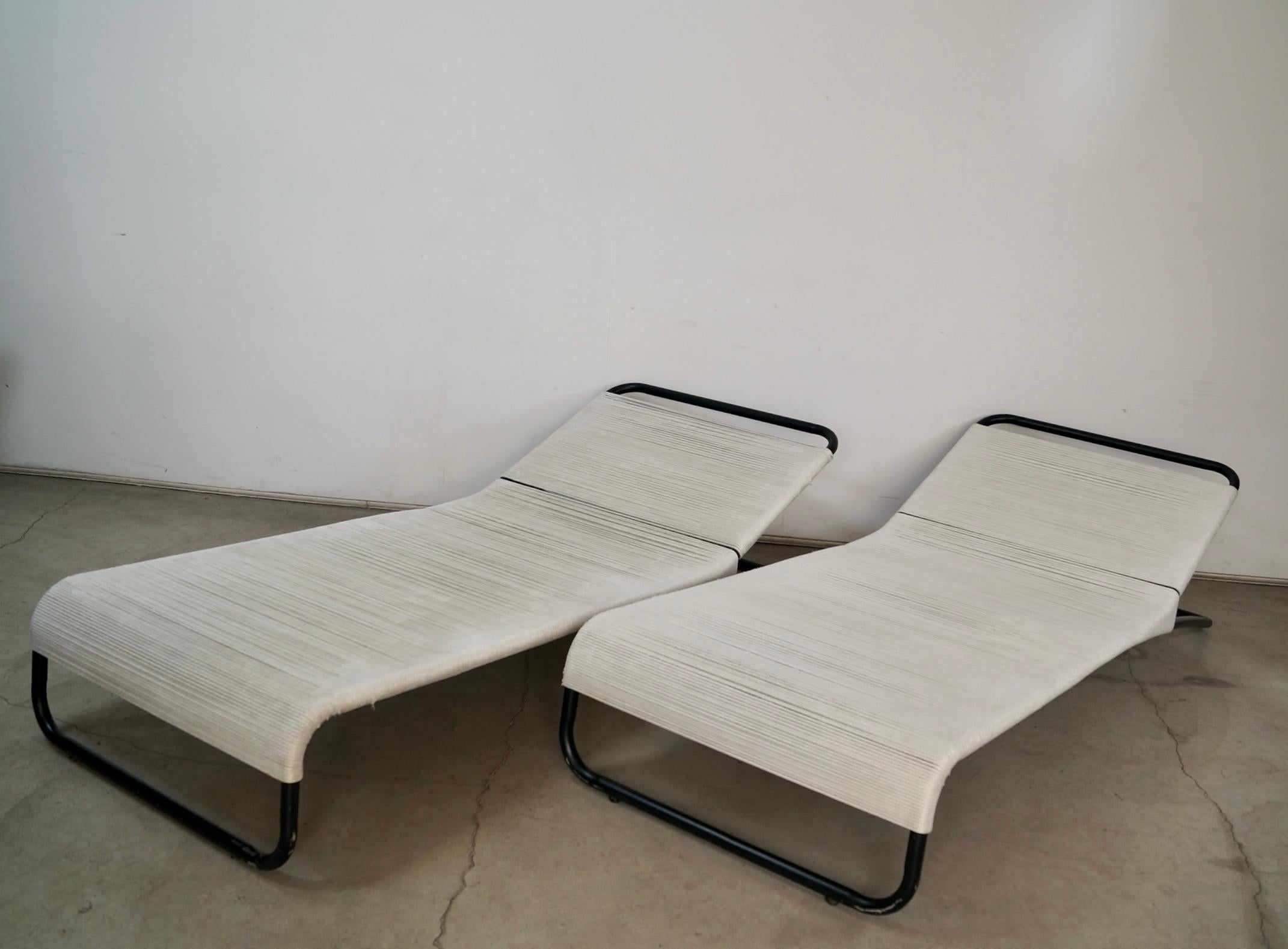 Americano Coppia di sedie da giardino vintage di metà secolo Van Keppel, con chaise longue per esterni in vendita