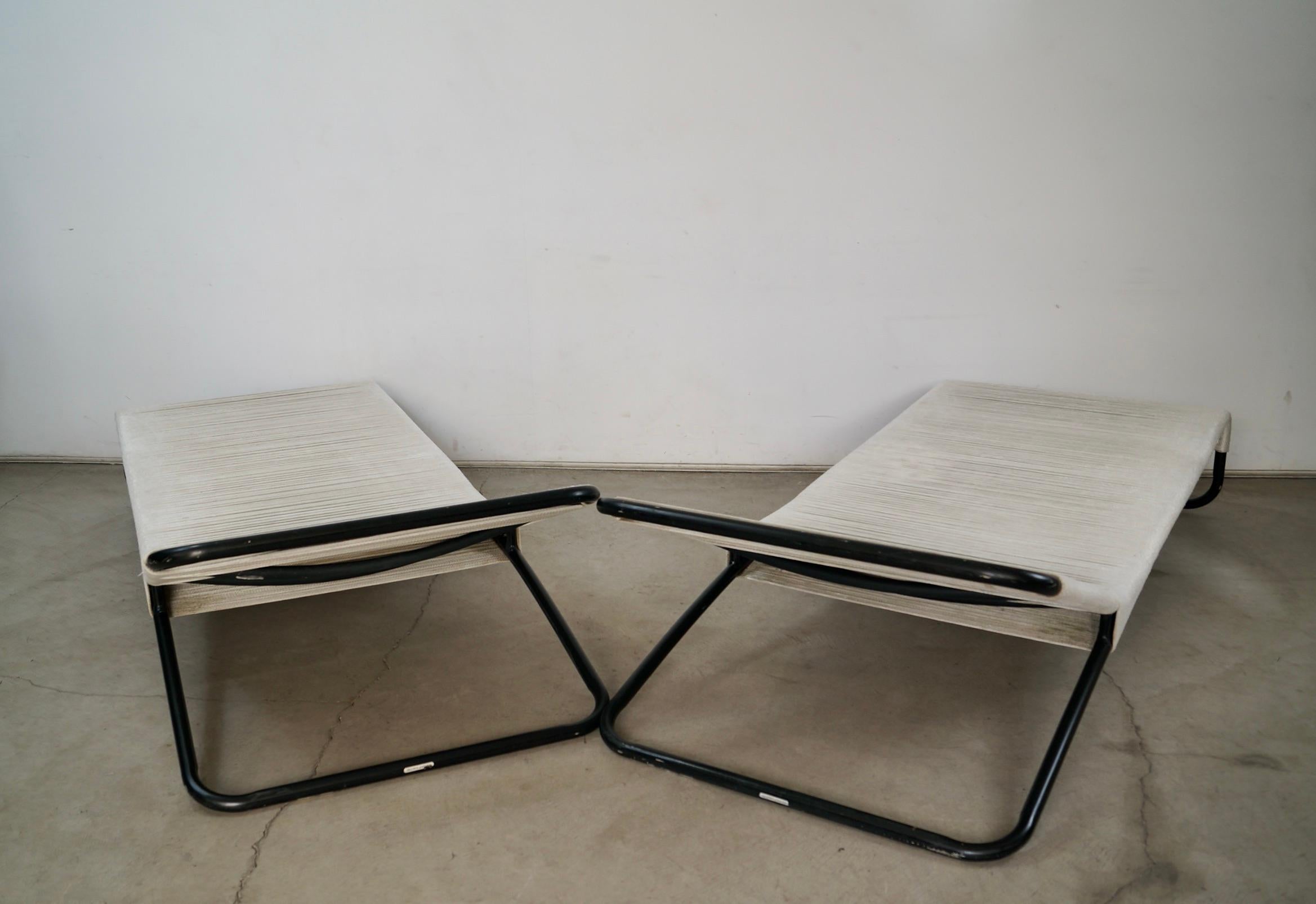 Tessuto Coppia di sedie da giardino vintage di metà secolo Van Keppel, con chaise longue per esterni in vendita