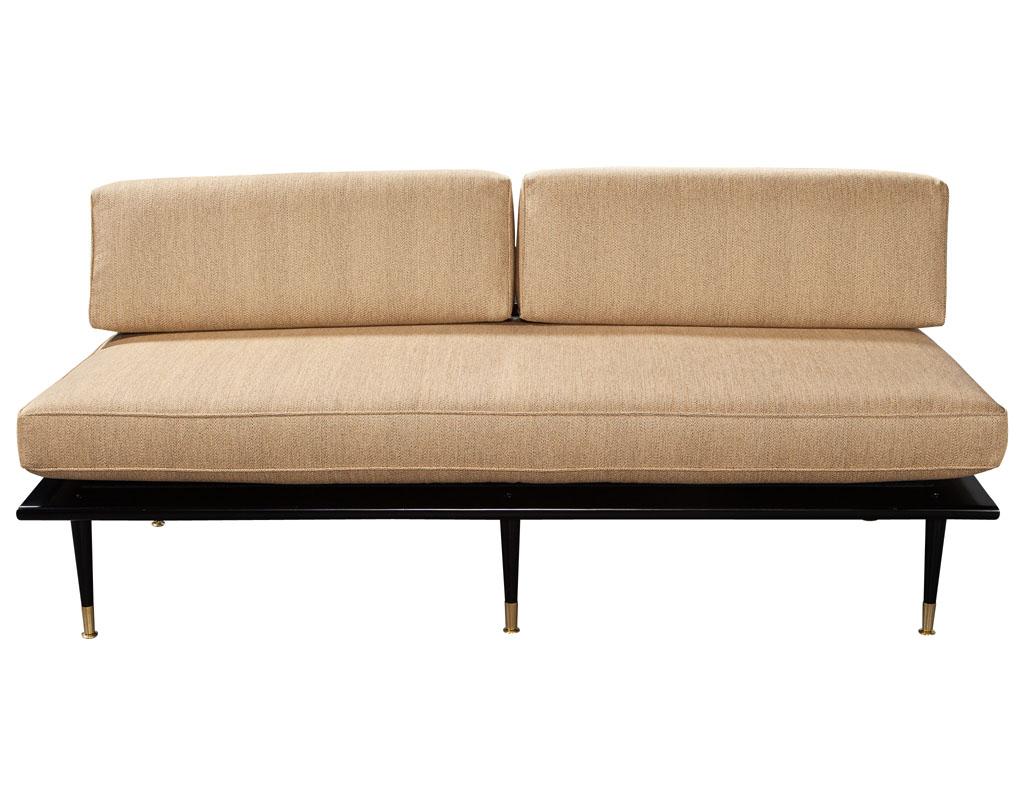 Paar moderne Vintage-Sofa aus Nussbaumholz aus der Mitte des Jahrhunderts im Angebot 7