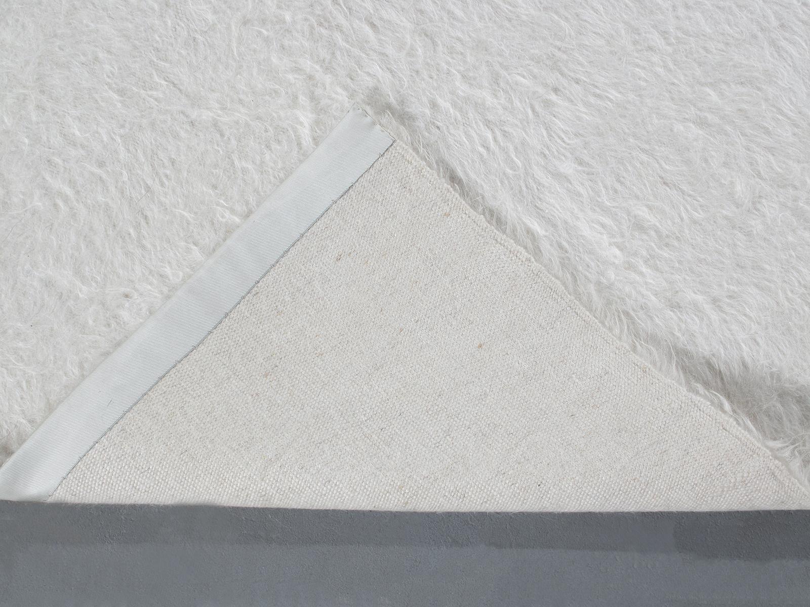 Paar persische Gabeh-Teppiche aus der Mitte des Jahrhunderts 'als Paar oder einzeln verkauft' (Mitte des 20. Jahrhunderts) im Angebot