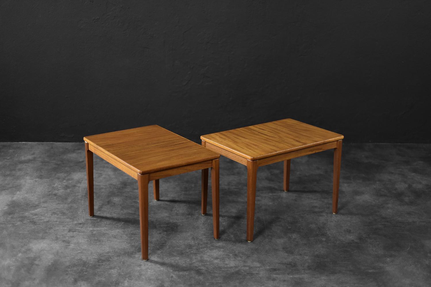 Paire de tables d'appoint en teck brun, Vintage Mid-Century Scandinavian Modern en vente 1