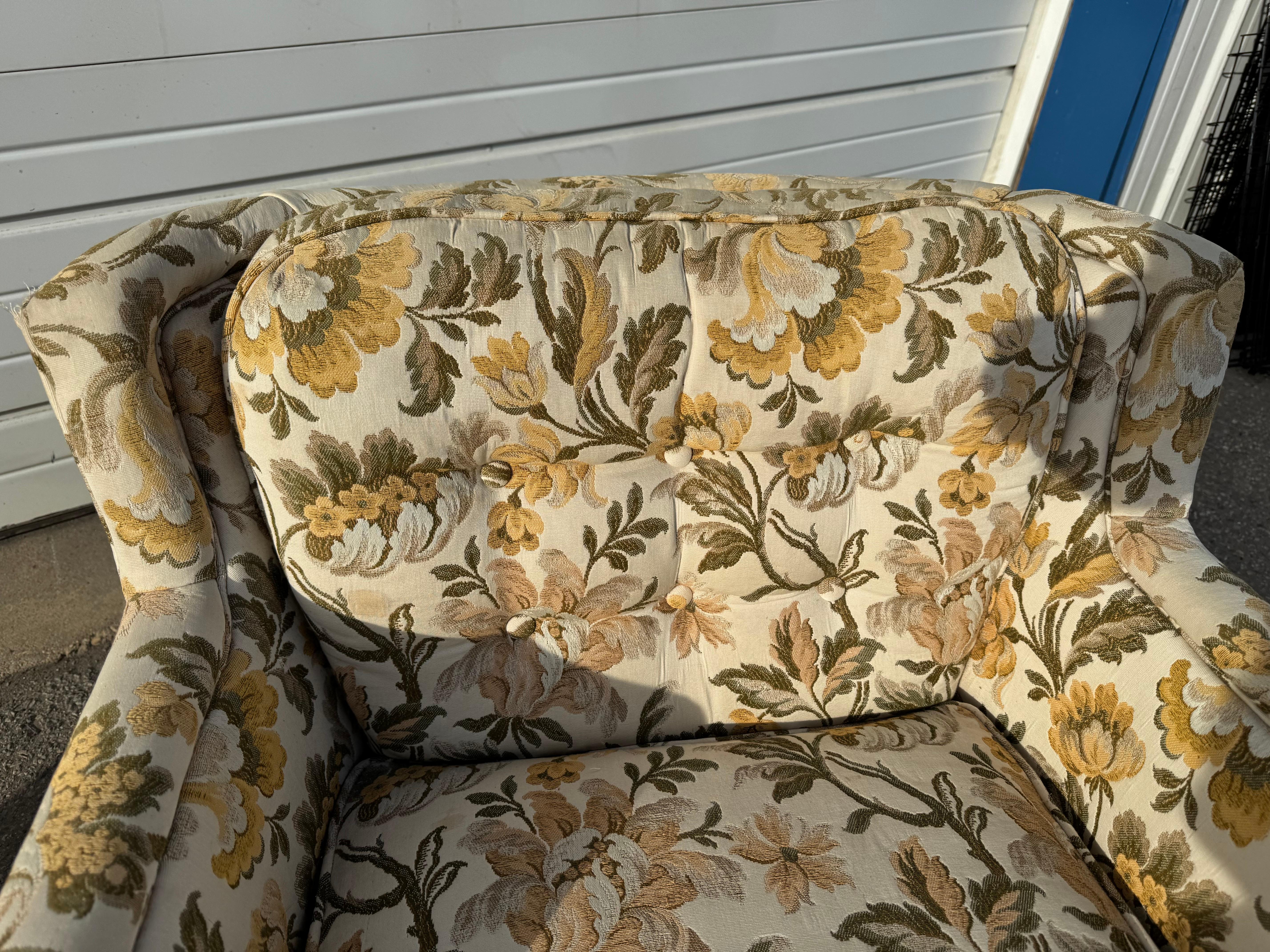 Pair of Vintage Mid-Century Selig Style  Club Chairs For Sale 5