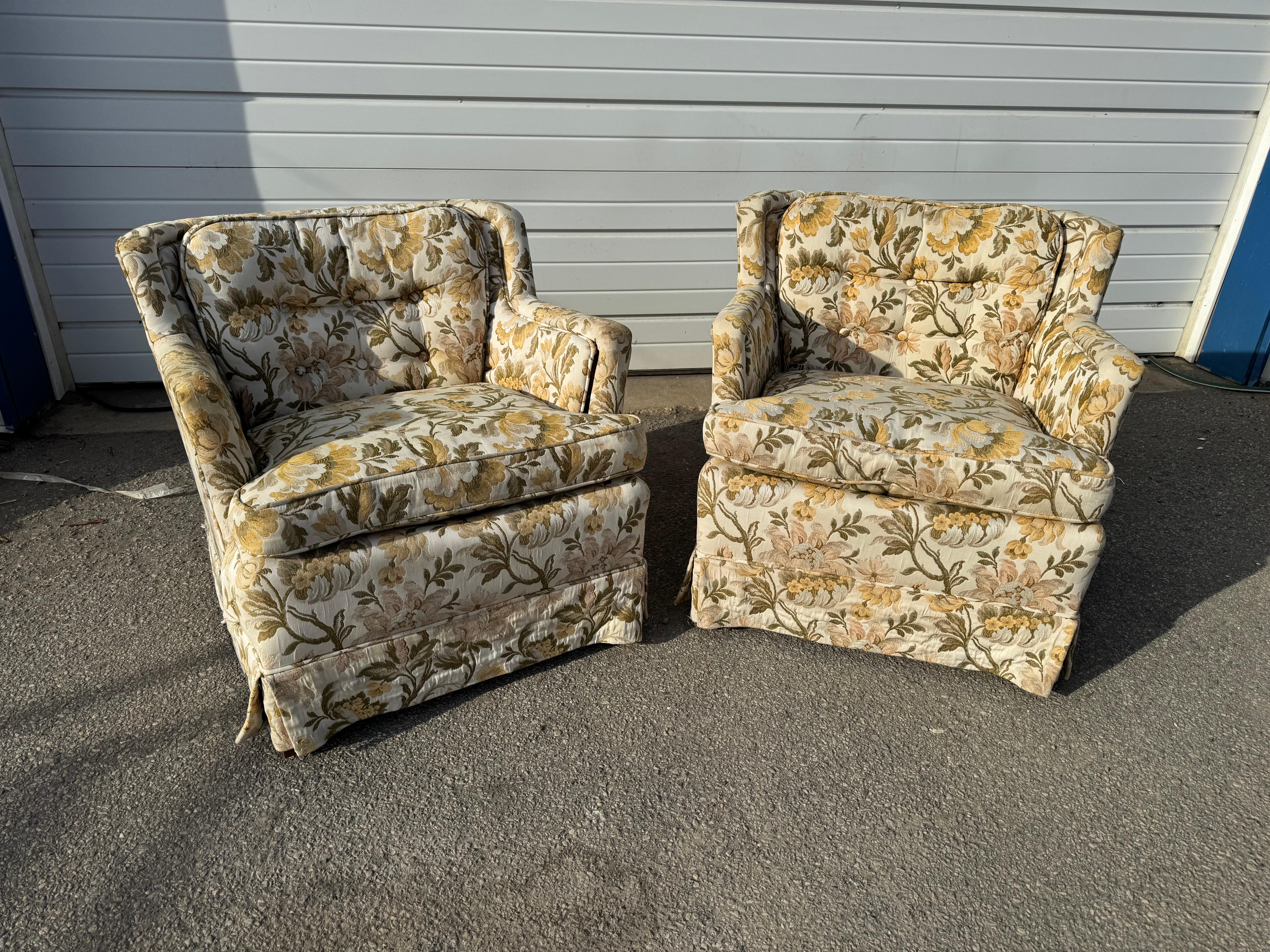 Pair of Vintage Mid-Century Selig Style  Club Chairs For Sale 6