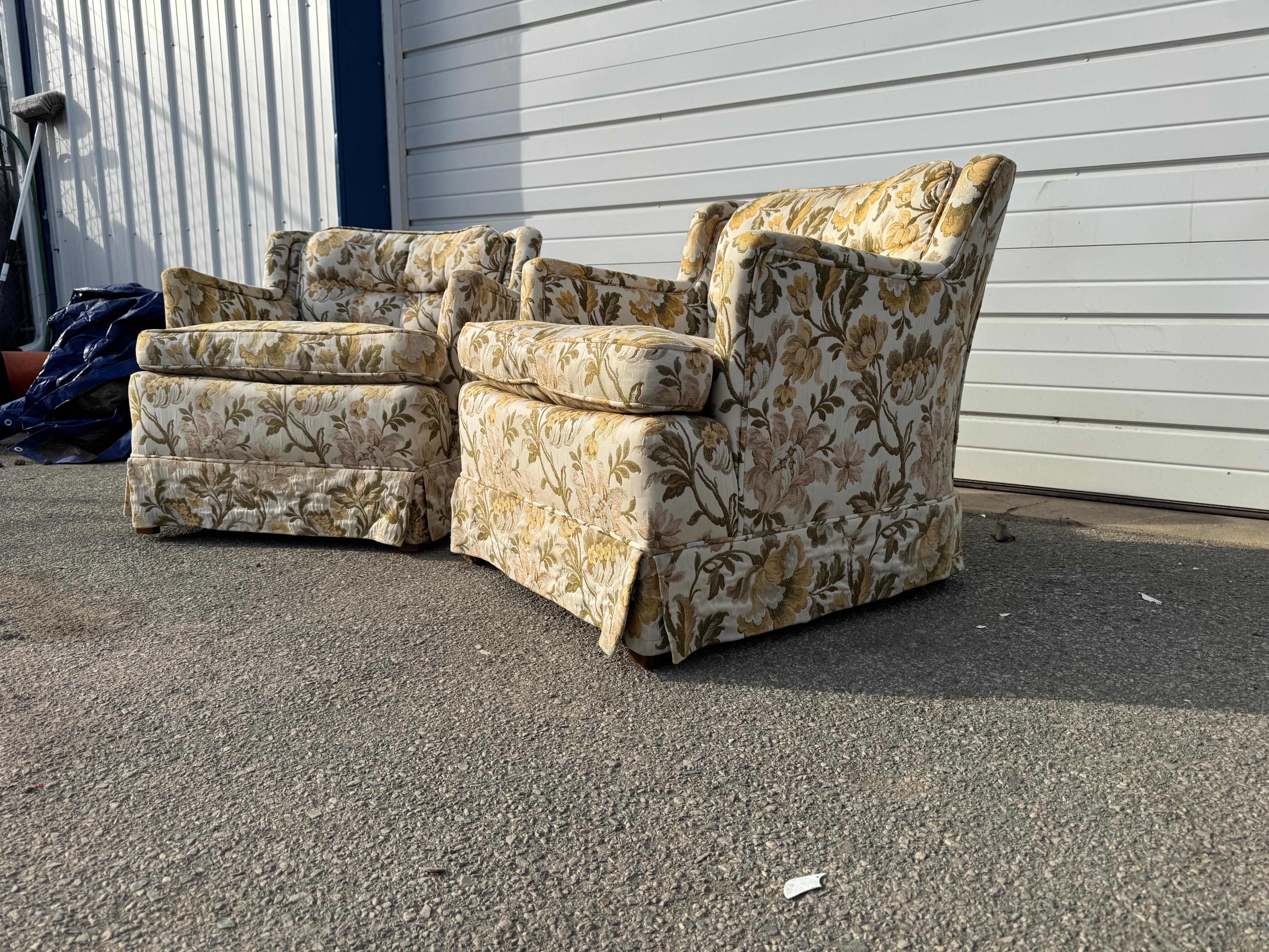Mid-Century Modern Pair of Vintage Mid-Century Selig Style  Club Chairs For Sale