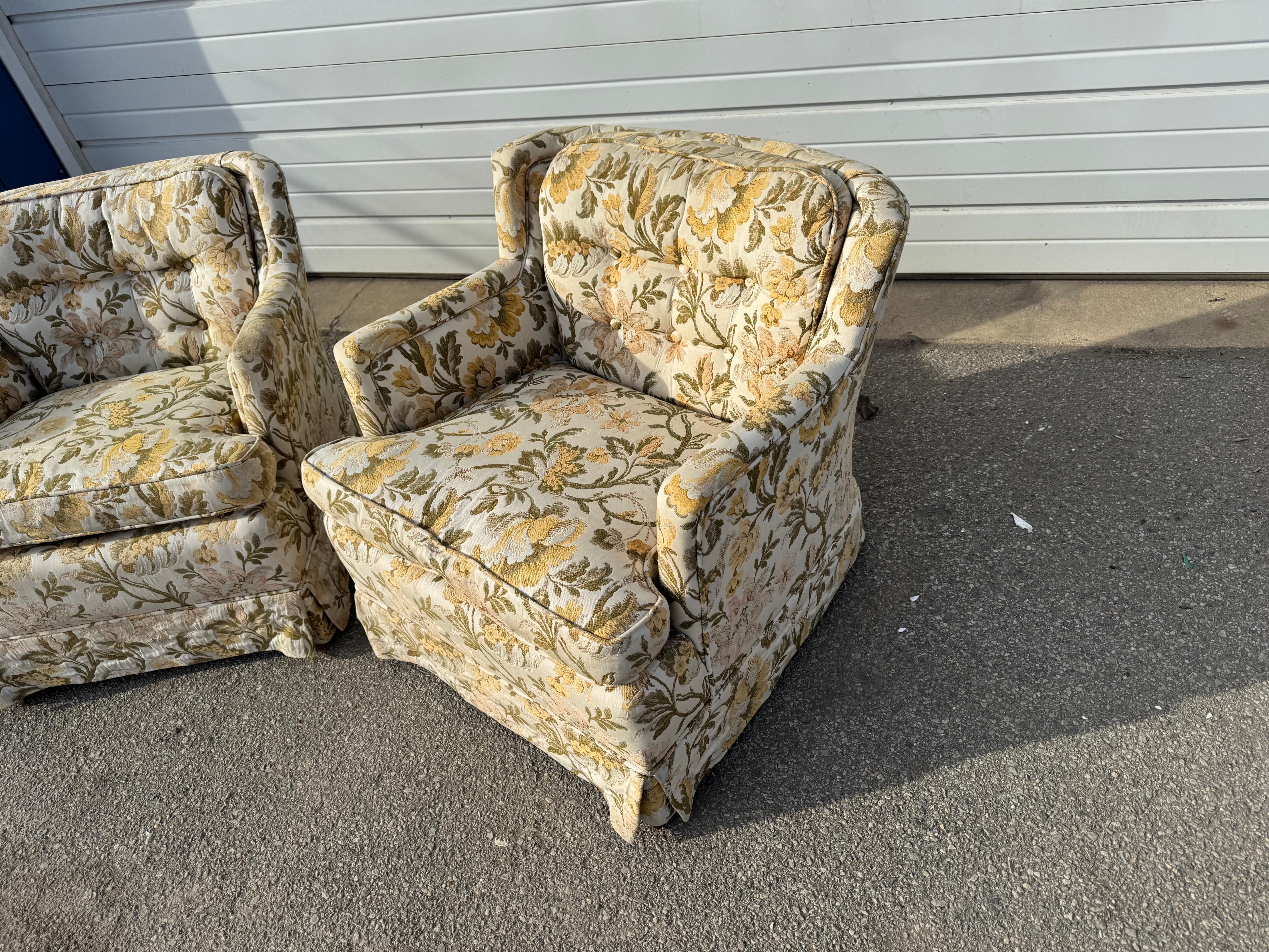 20th Century Pair of Vintage Mid-Century Selig Style  Club Chairs For Sale