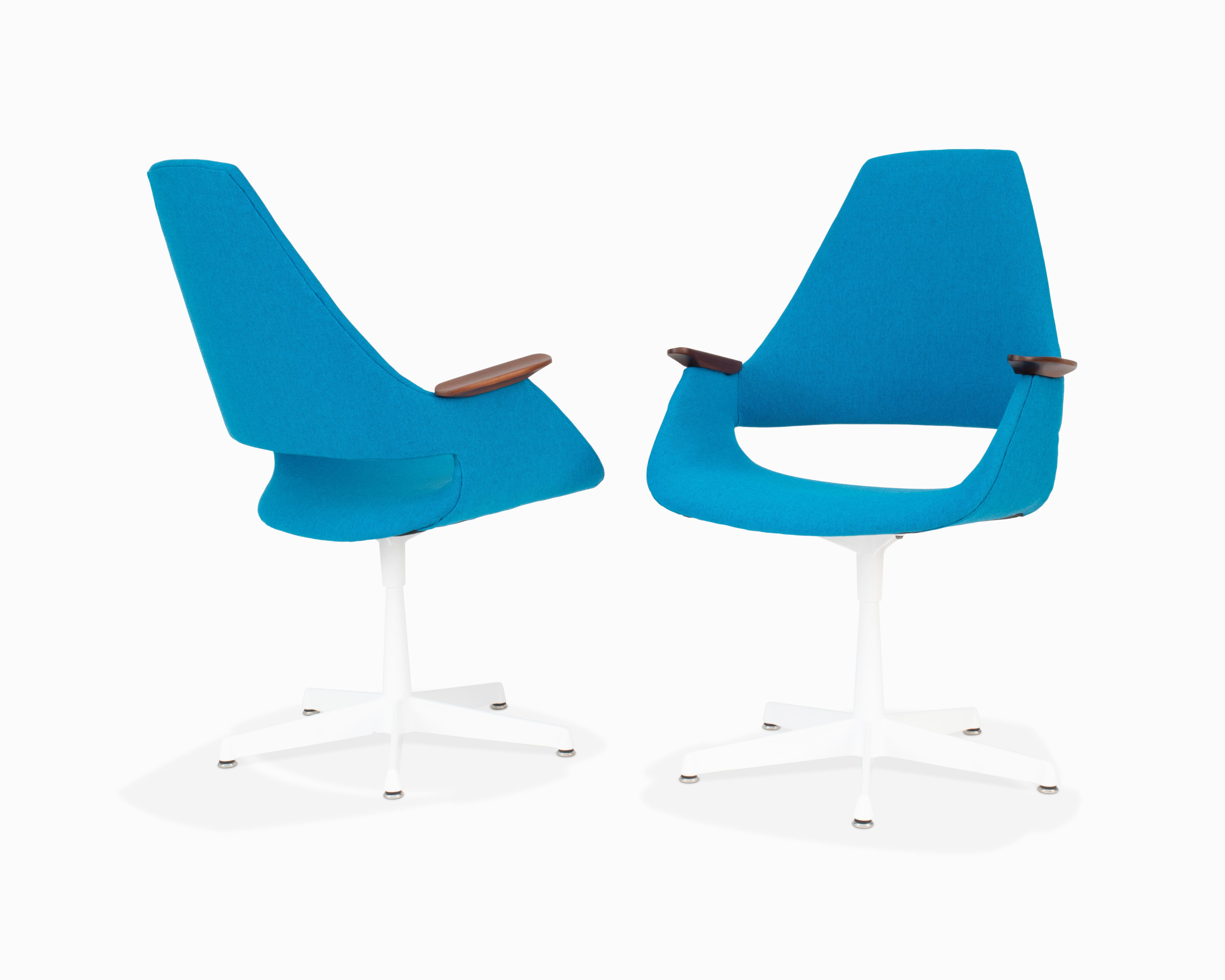 Acier Paire de chaises pivotantes vintage du milieu du siècle dernier par Arthur Umanoff en vente