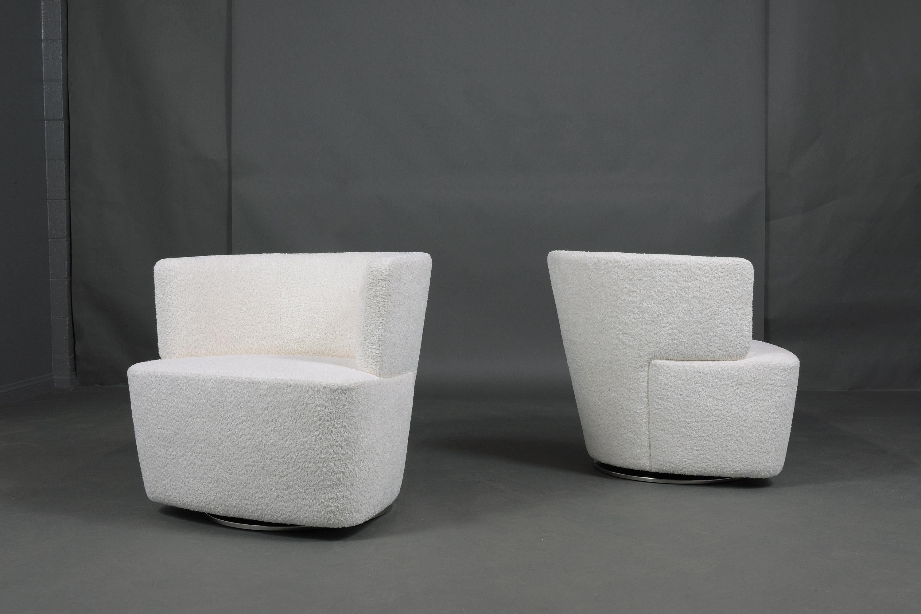 American Mid-Century White Lamb Wool Bouclé Swivel Chairs - Vintage Elegance Redifined For Sale