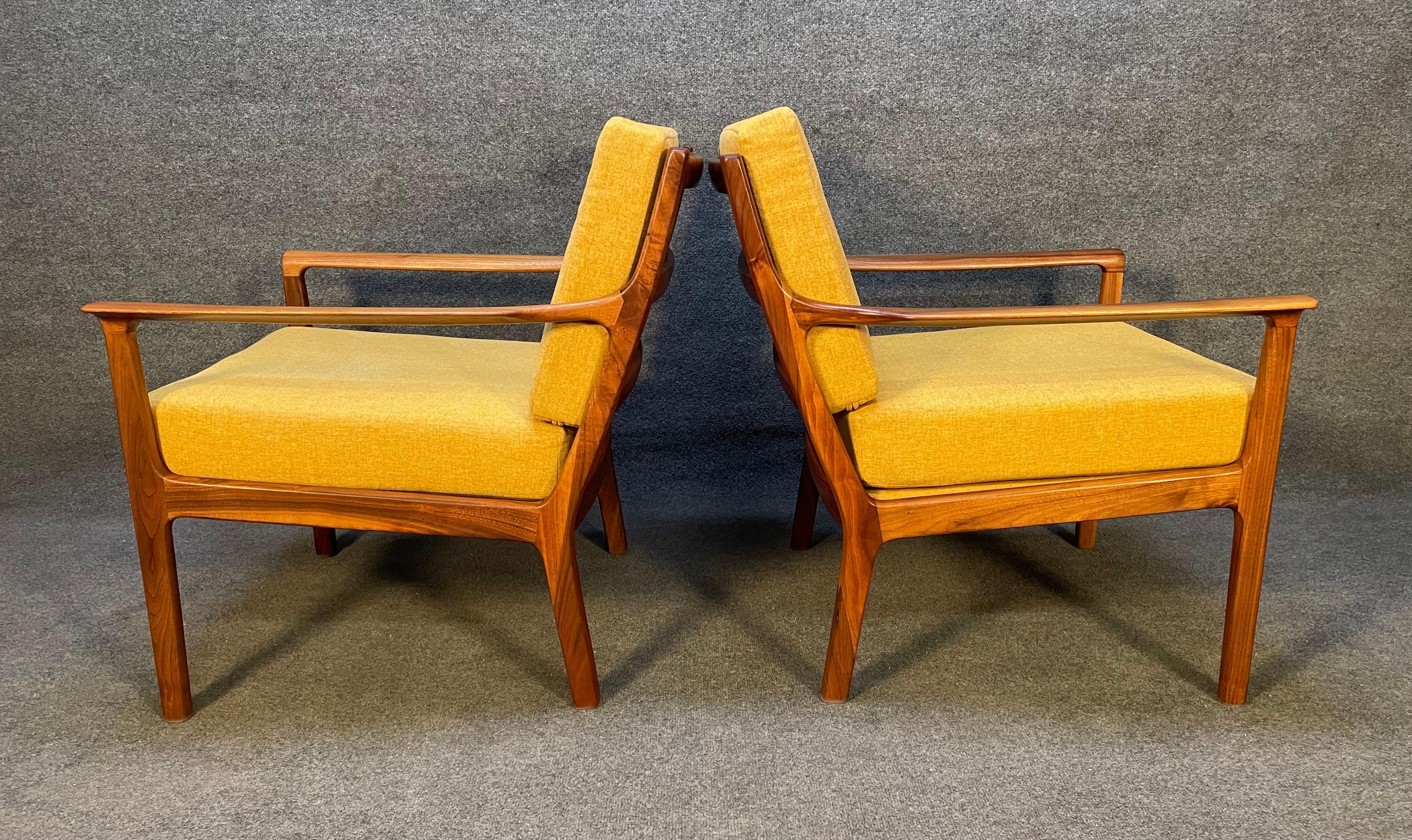Scandinavian Modern Pair of Vintage Midcentury Walnut Lounge Chairs 