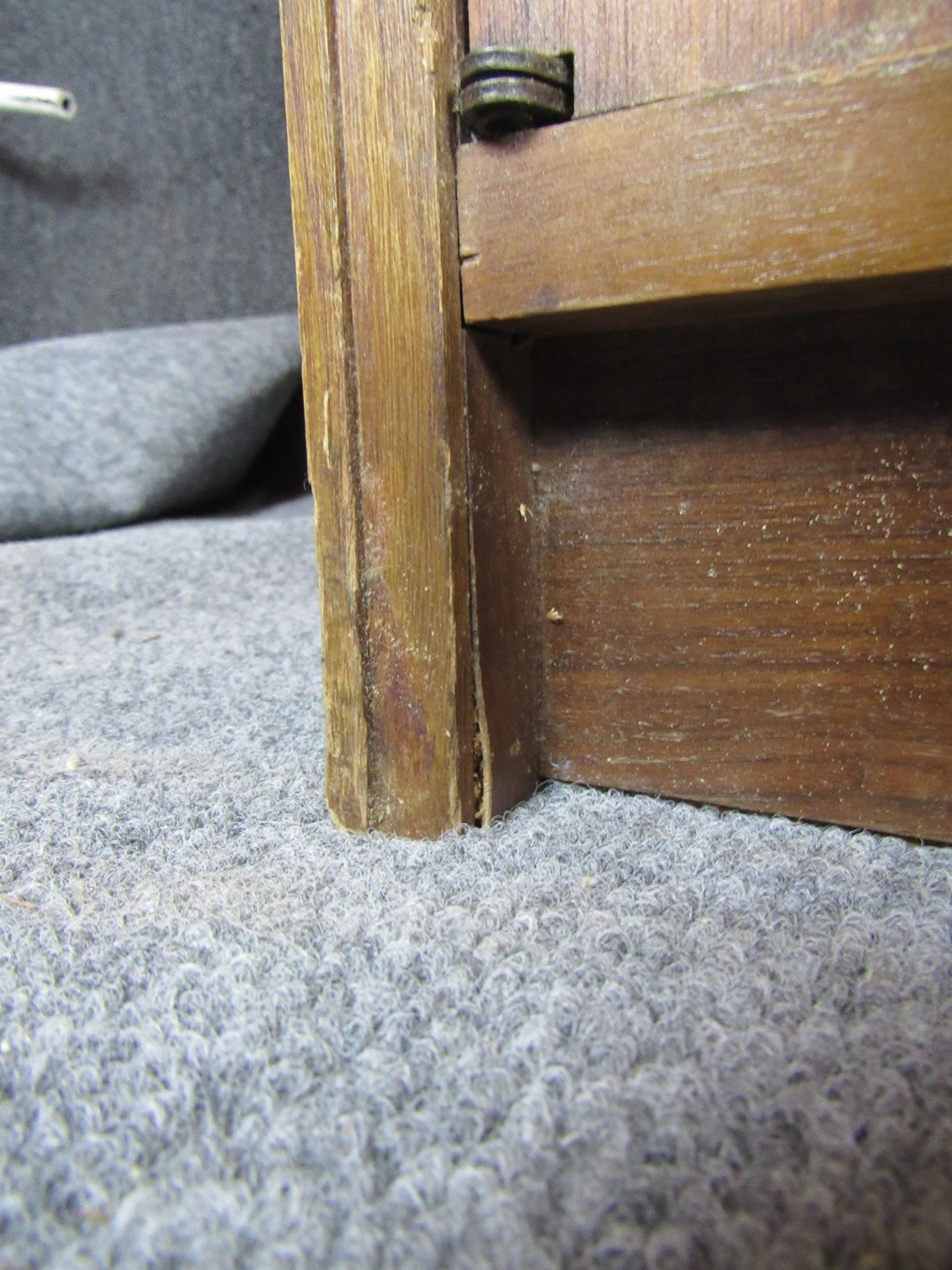 Pair of Vintage Mid Century Walnut Night Stands For Sale 4