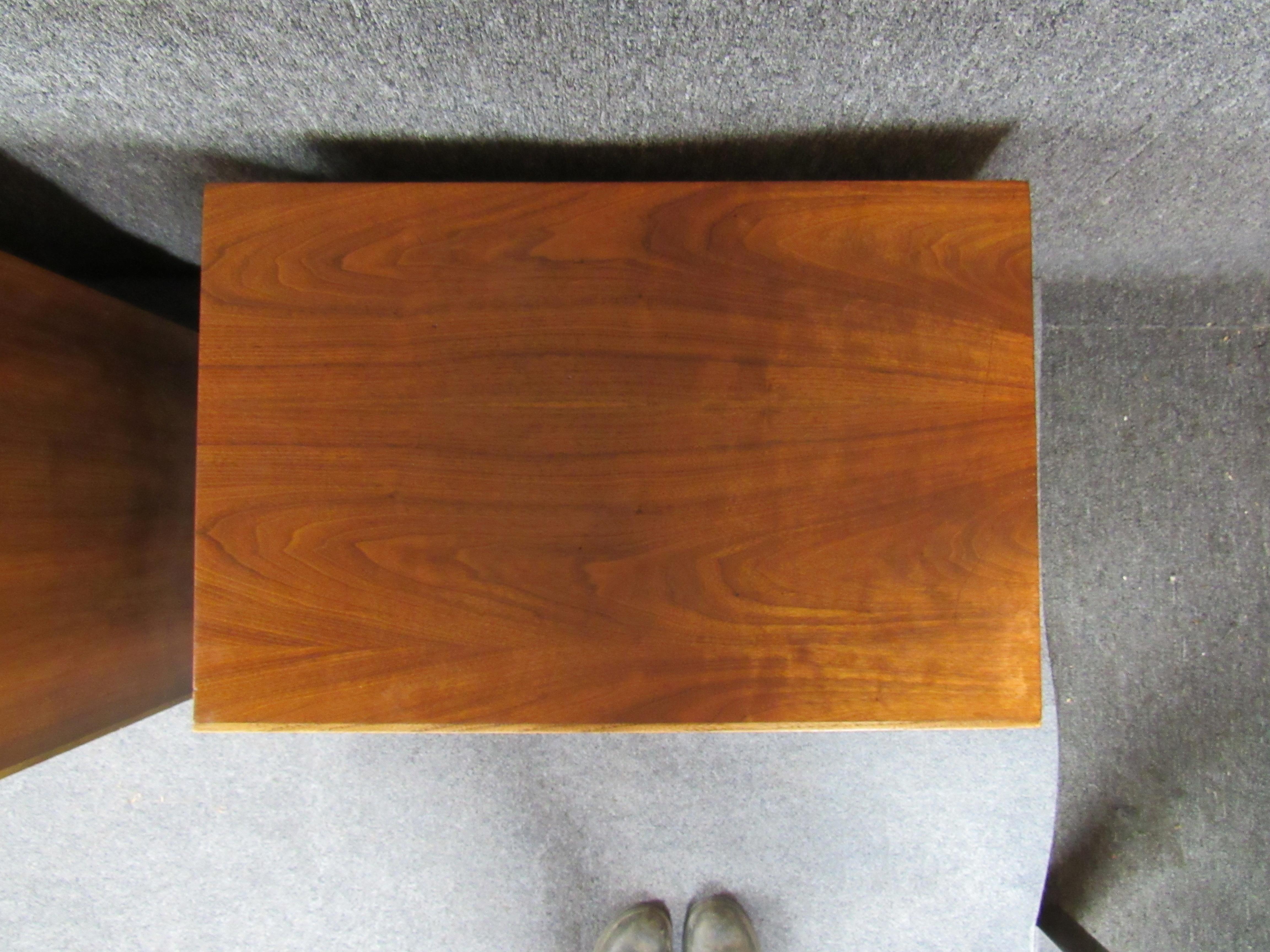 Pair of Vintage Mid Century Walnut Night Stands For Sale 1