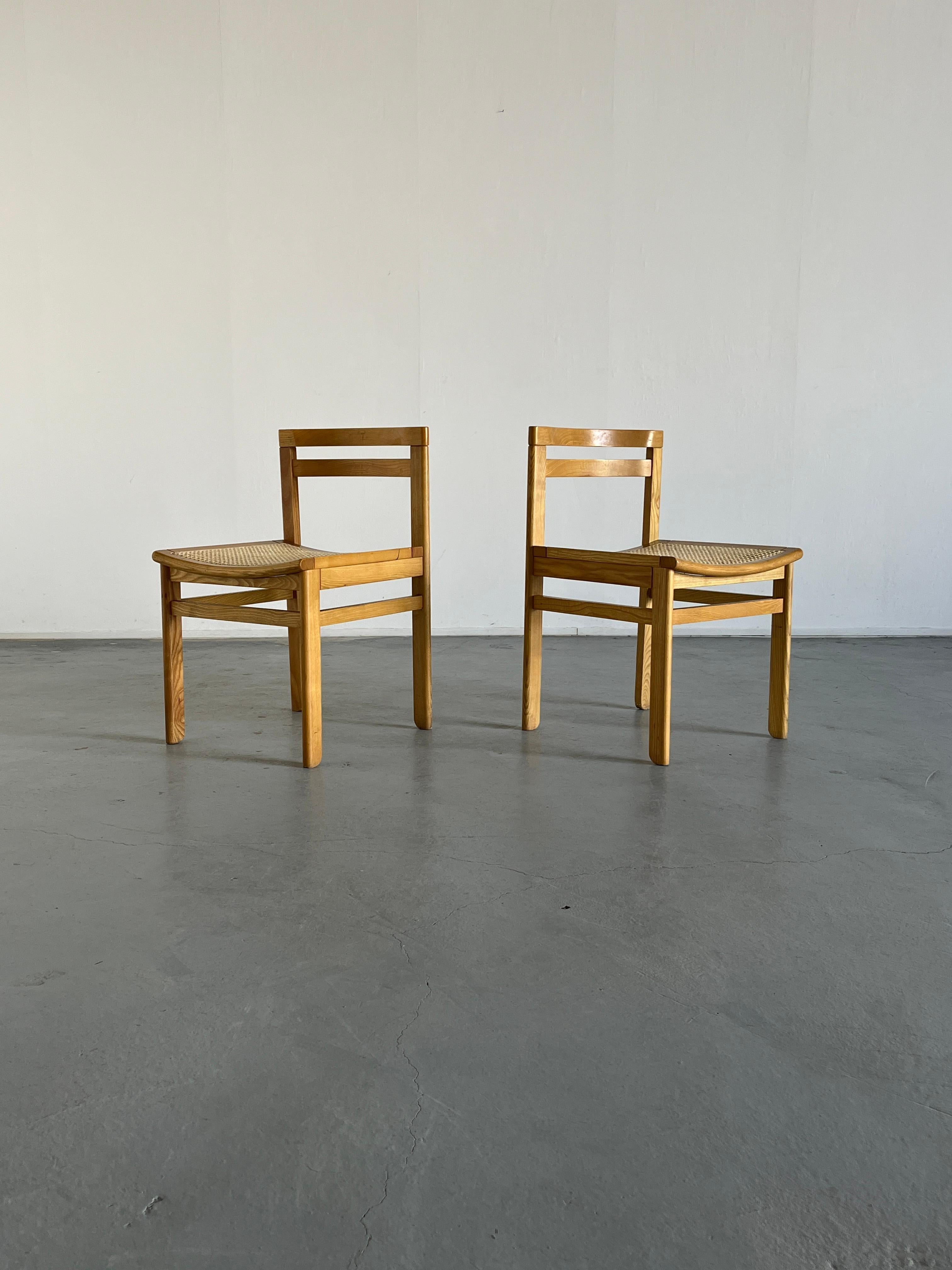European Pair of Vintage Mid-Century Wooden Dining Chairs in Beech and Cane, 1960s For Sale