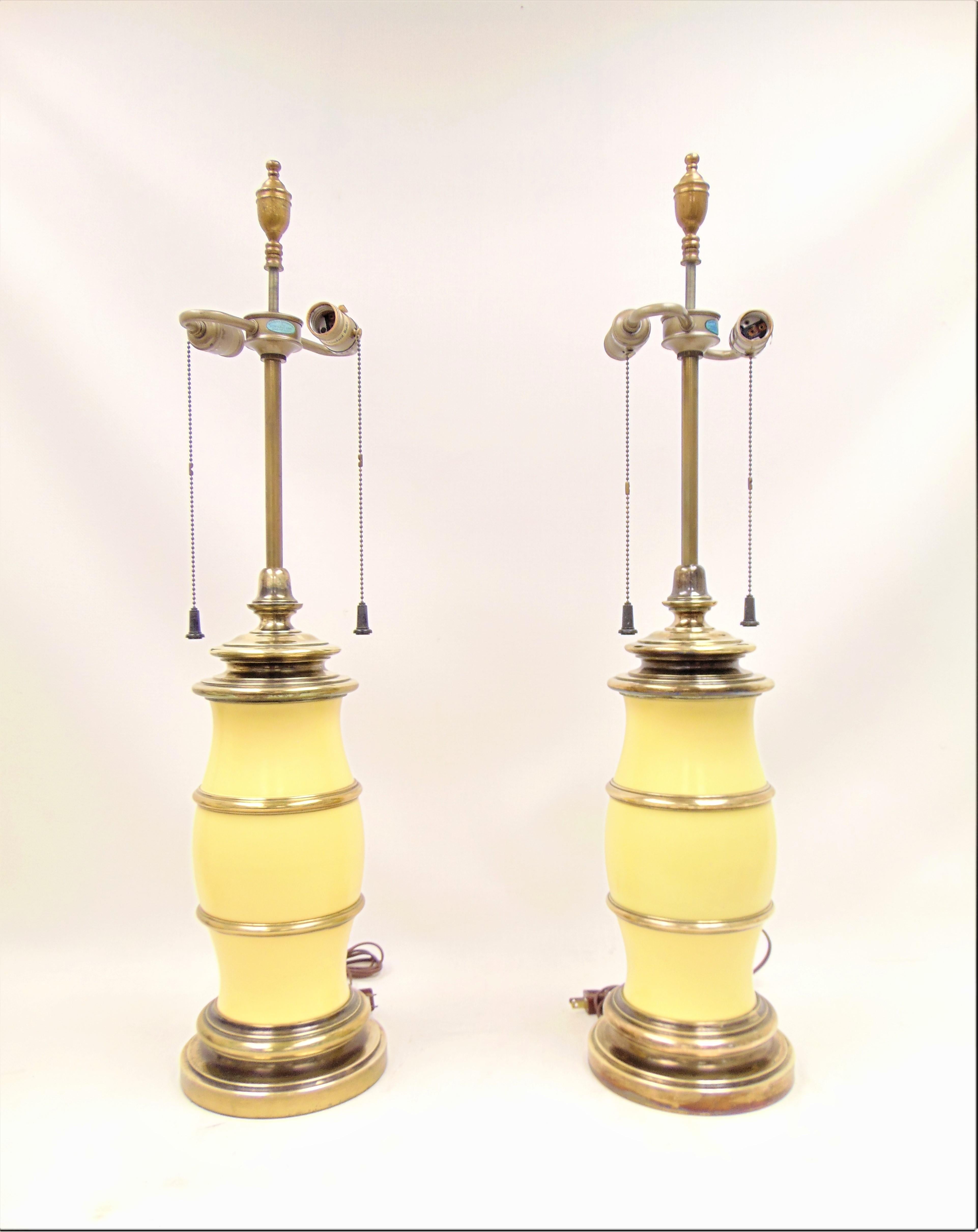 Pair of Vintage Midcentury Yellow and Brass Lamps by Stiffel For Sale 6