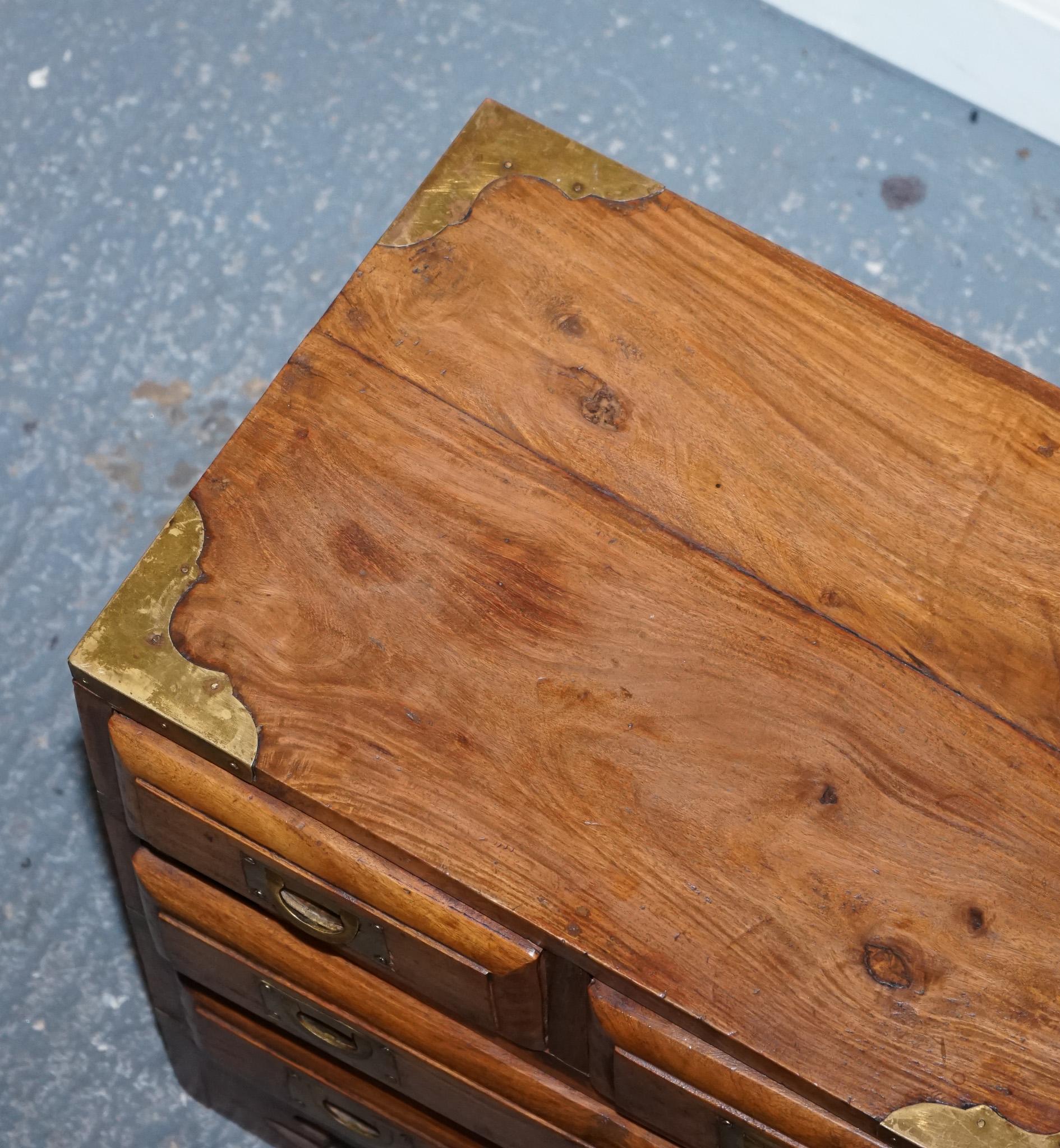 PAIR OF VINTAGE MILITARY CAMPAIGN BEDSIDE TABLES BRASS NiGHTSTANDS For Sale 5